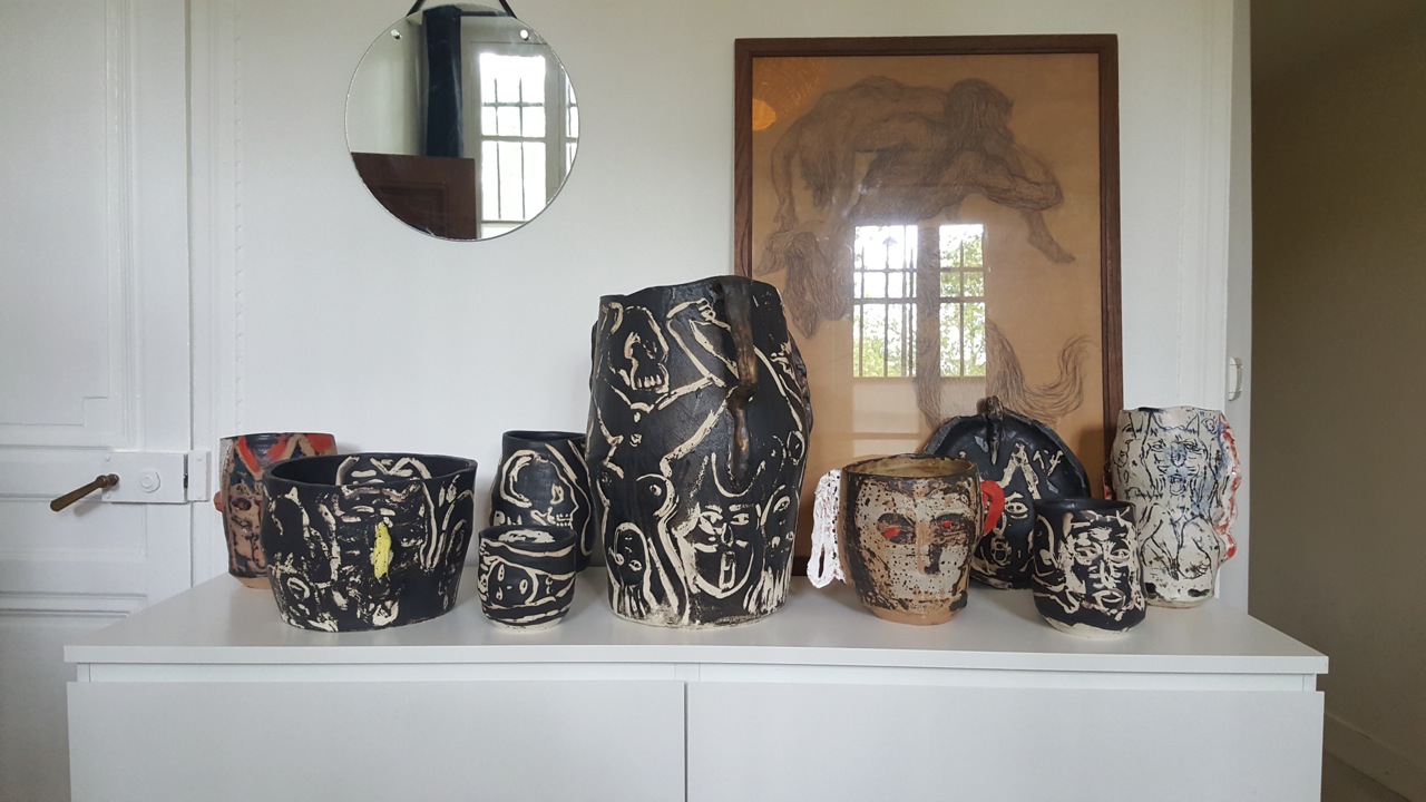 Céramiques de l'artiste Roger Herman réalisées à la Résidence.