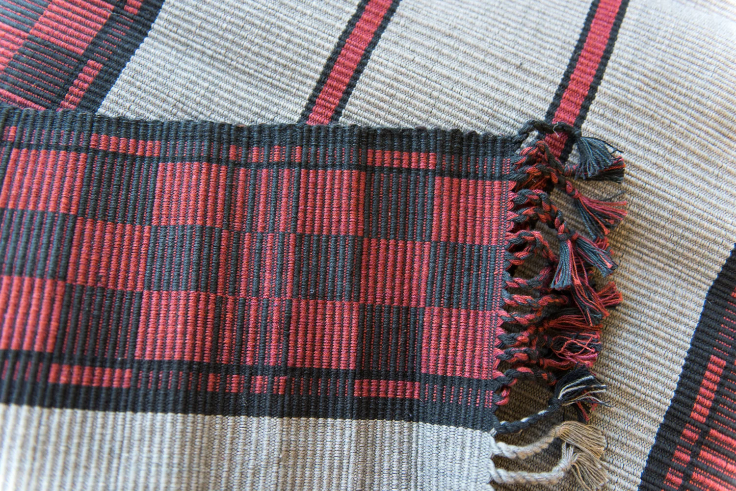 Jaroslav swedish rug 0_4.jpg