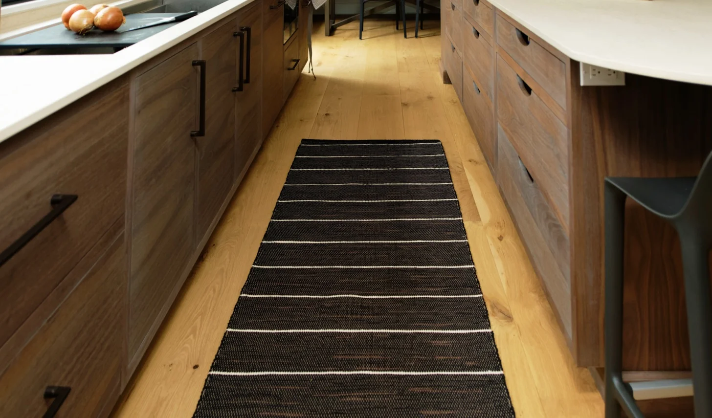 dark+swedish+rug+0.jpg
