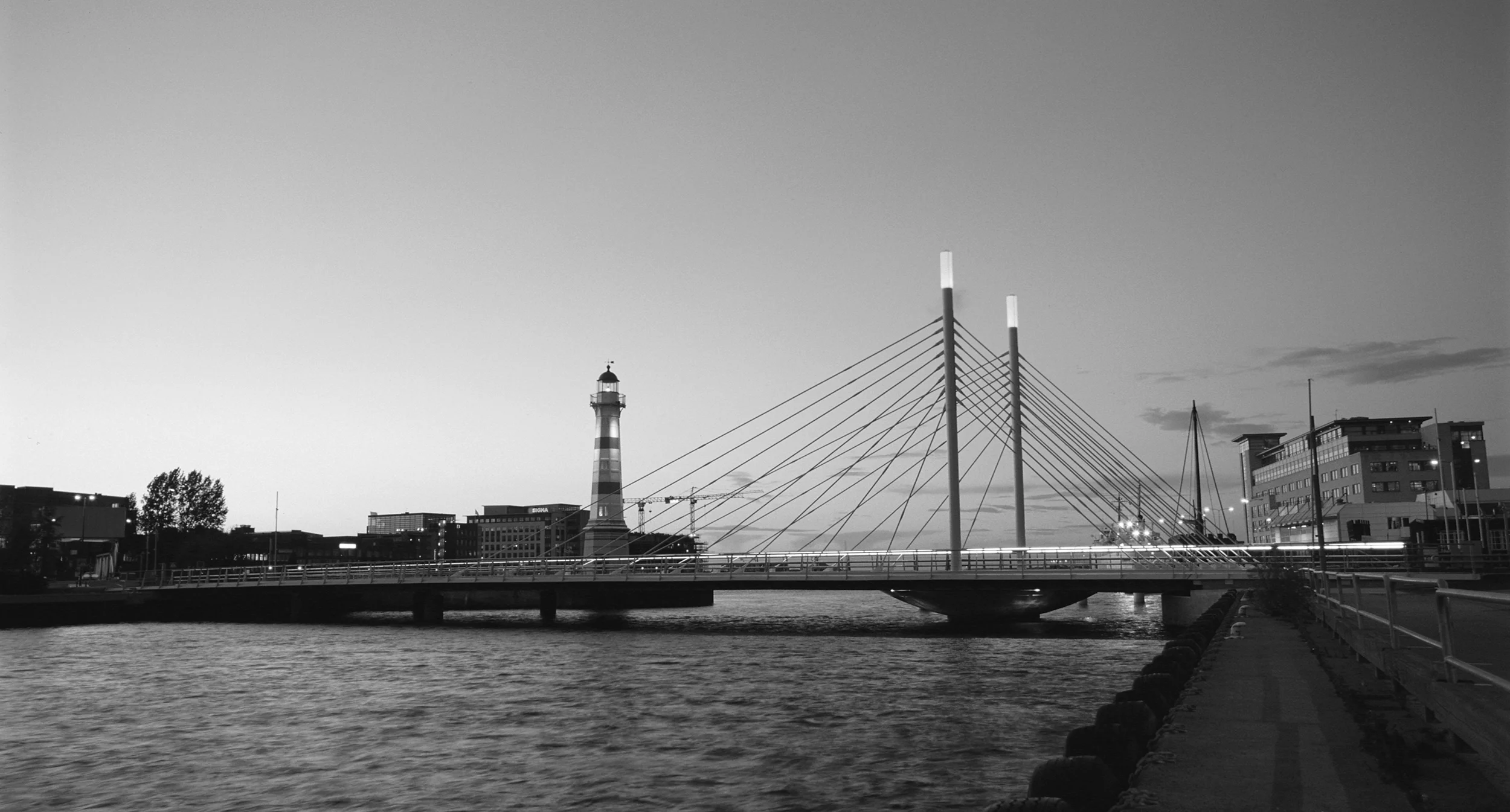 Beautiful Architecture Award, The City of Malmö 2005 The University Bridge receive the Beautiful Architecture Award, given by the City of Malmö for the bridge's impact on the urban environment.