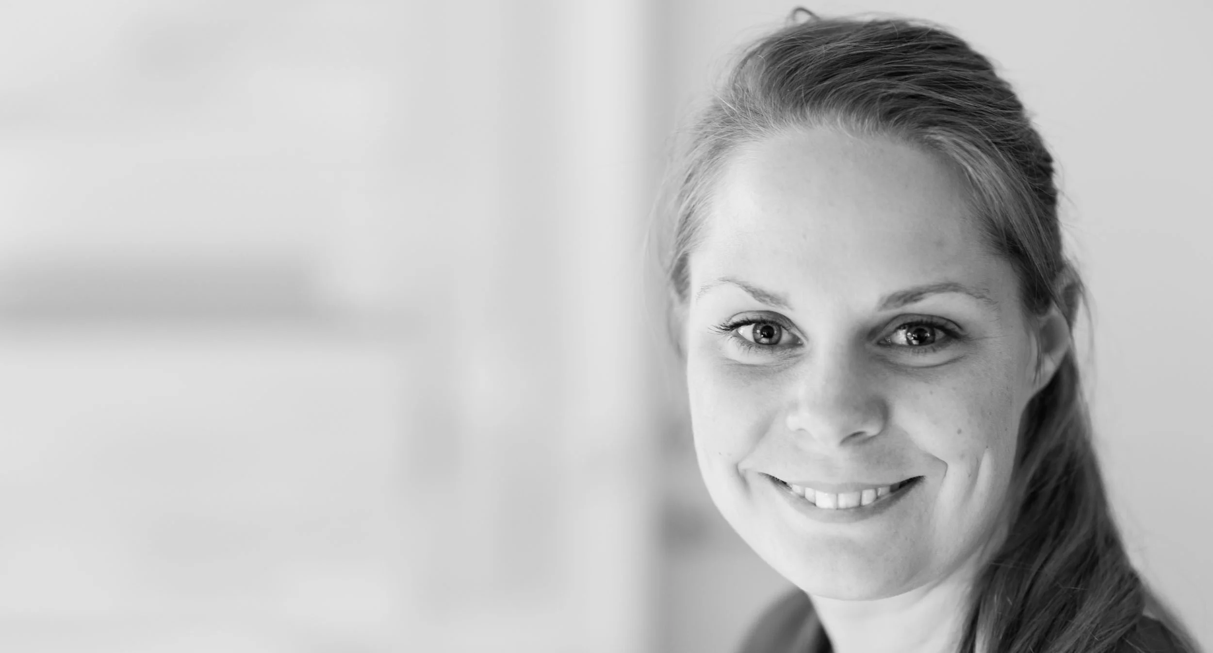 Som arkitekt og bæredygtighedsleder vejleder Gitte Sørensen samarbejdspartnere om alt fra materialer til DGNB-certificering.