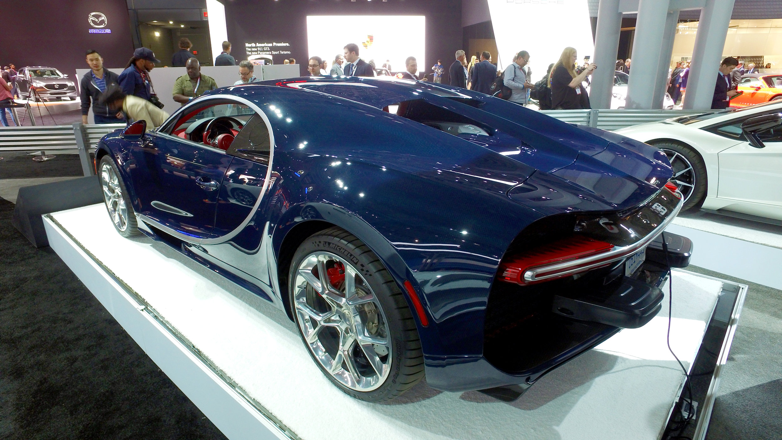 1 Bugatti Chiron (1).jpg