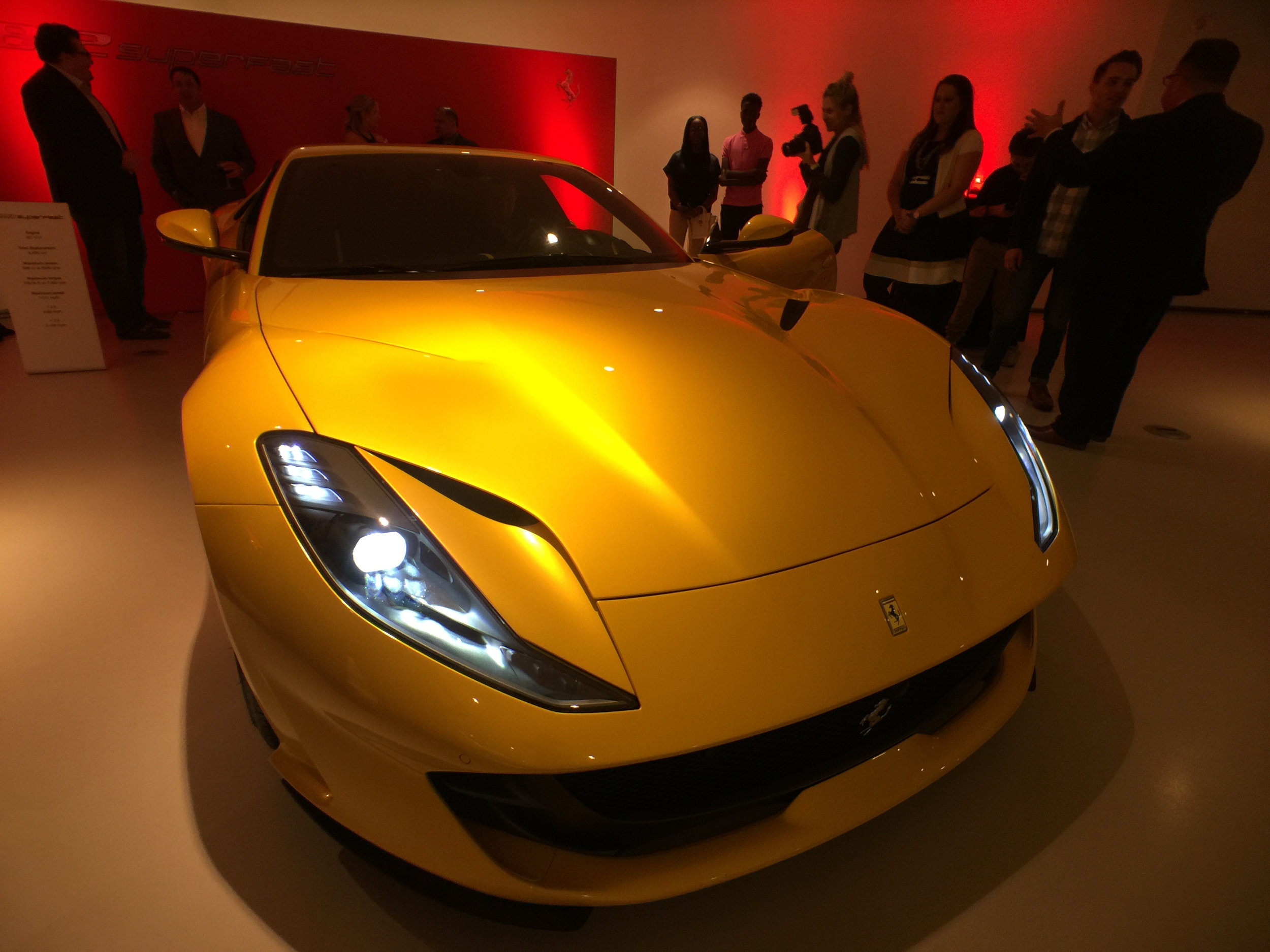 Ferrari 812 Superfast (4).jpg