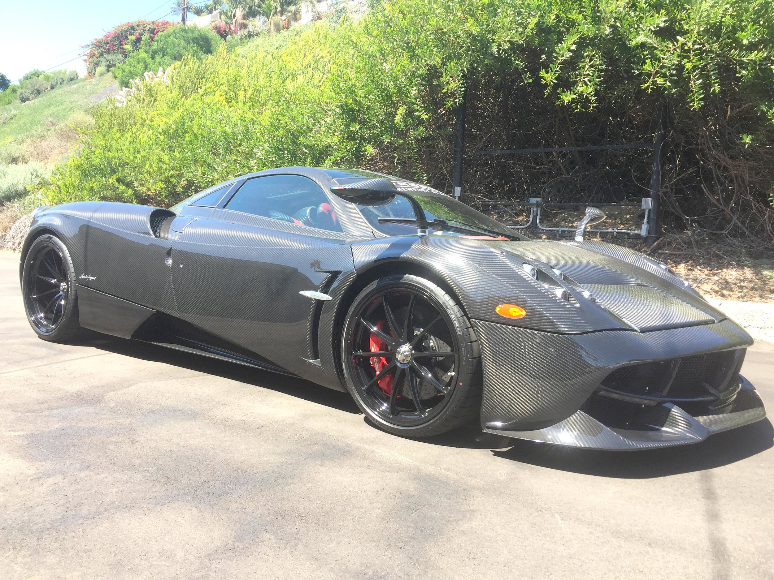 1 Pagani Huayra Unpainted CF.jpg