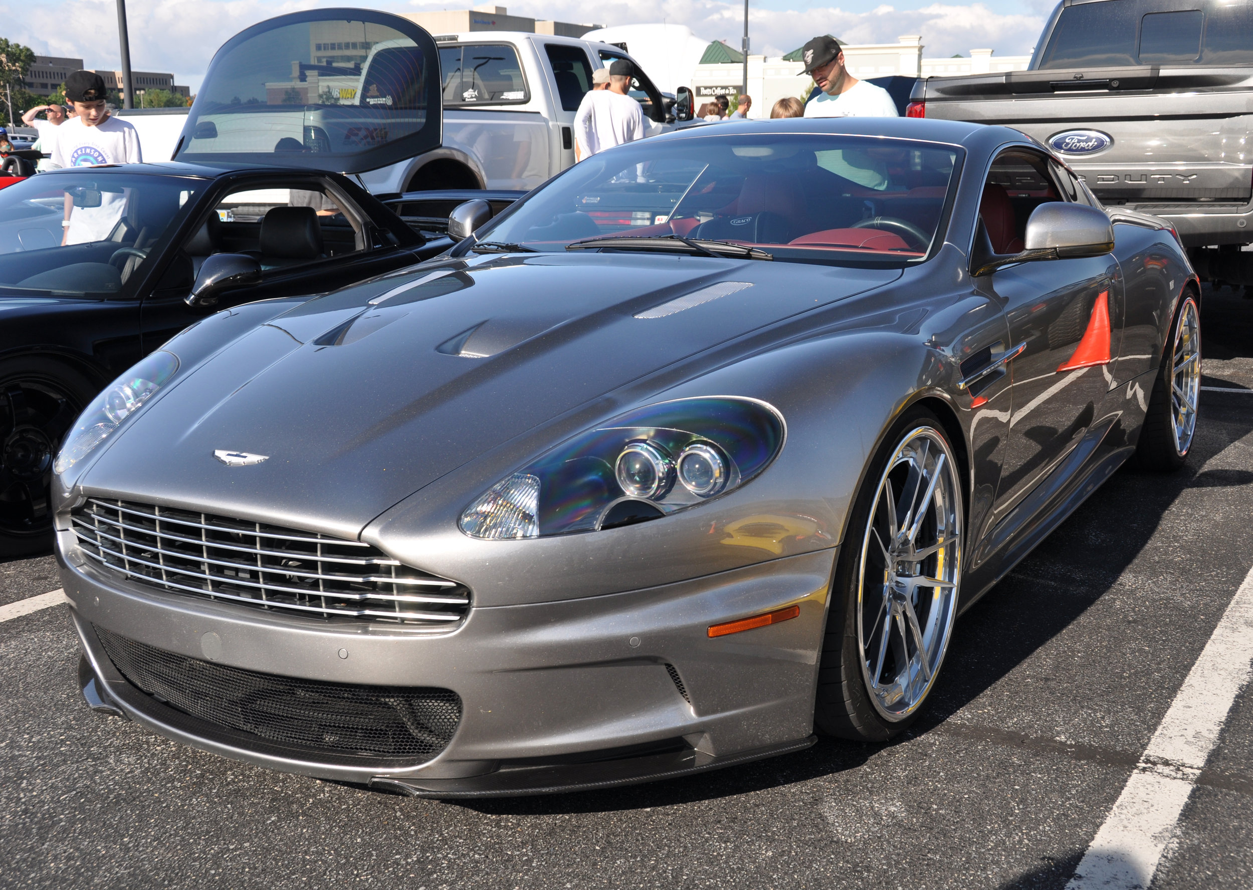 2 Aston Martin.jpg
