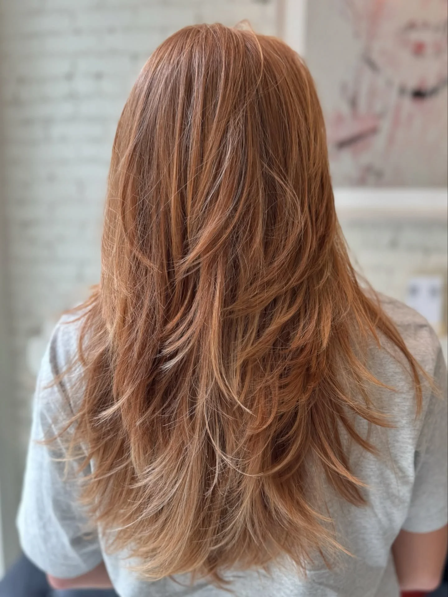 Layers that move like silk. This signature luxe layered cut adds volume, enhances your natural texture, and frames your face like it was meant for the spotlight. 
.
.
.
#LayeredCut #HairBenefits #FaceFramingLayers #CelebrityHair #LuxurySalon #RedCarp