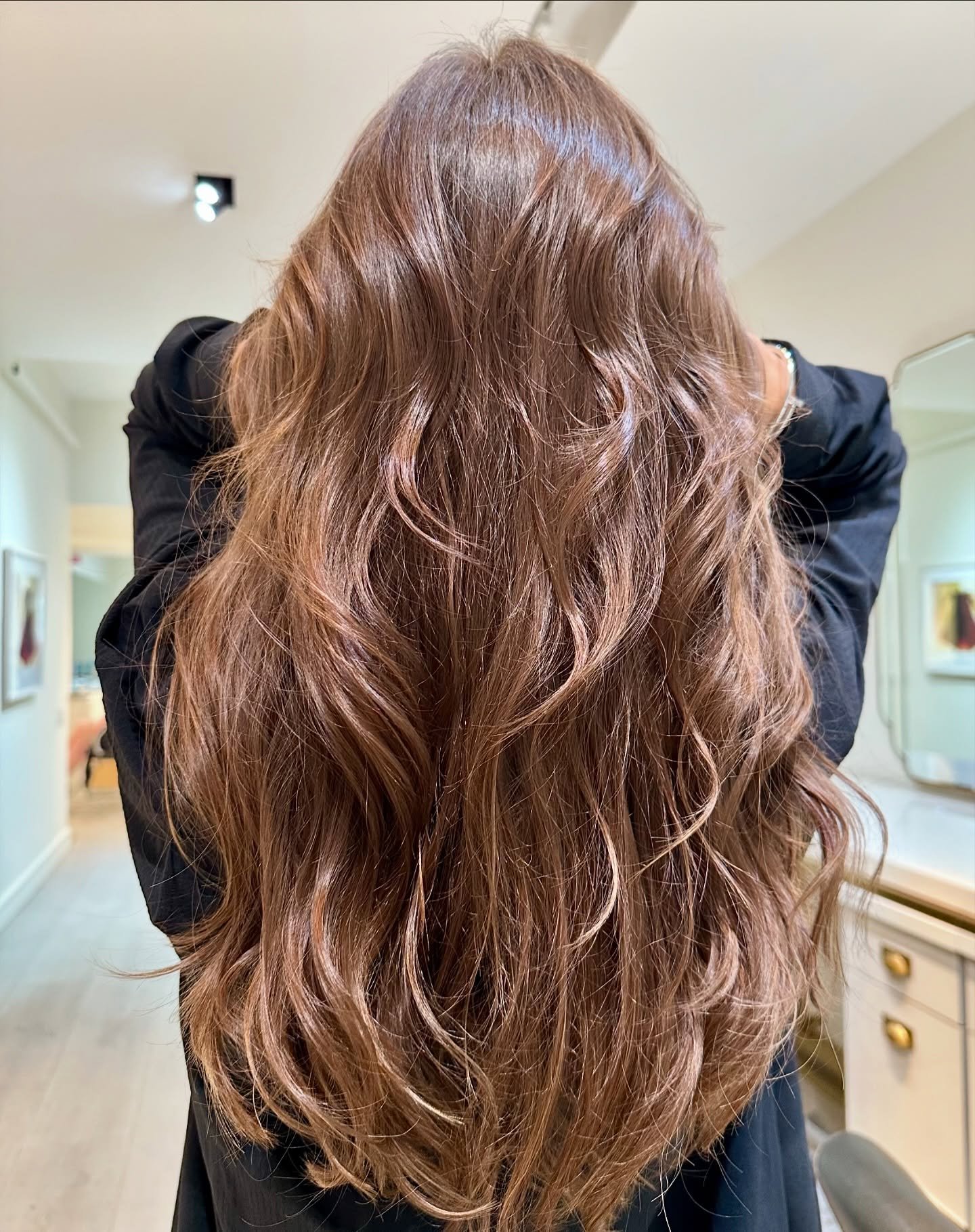 From long &amp; heavy to light &amp; bouncy layers.
It&rsquo;s a glow-up from every angle 😍
Hair by Amanda ✨