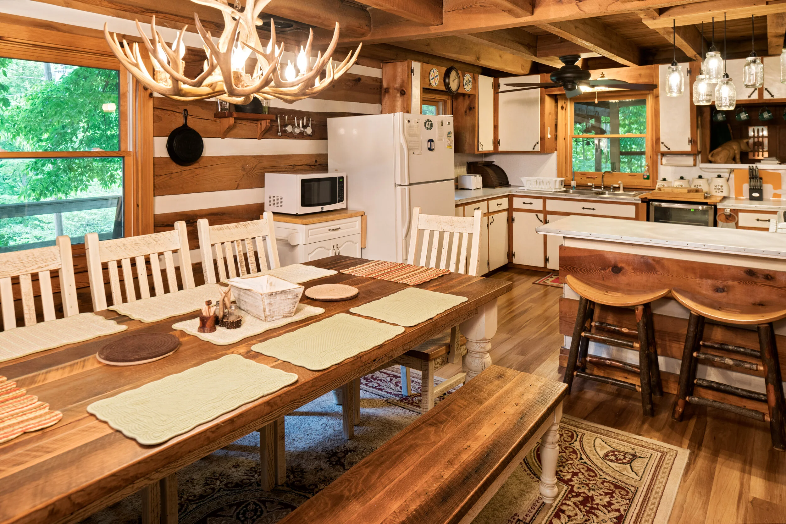 Spacious kitchen and dining room