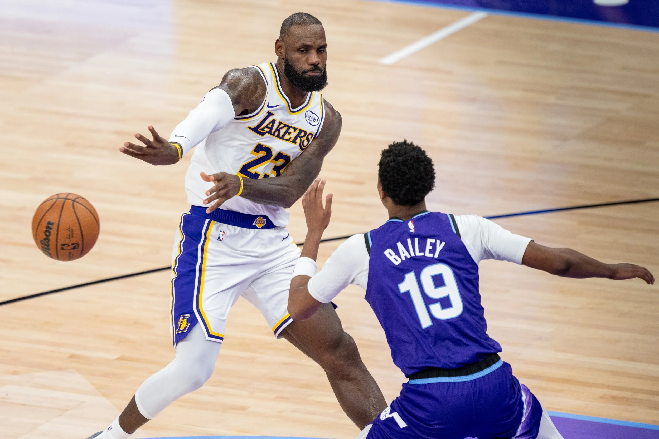 Lebron James - Lakers @ Jazz (2015)
