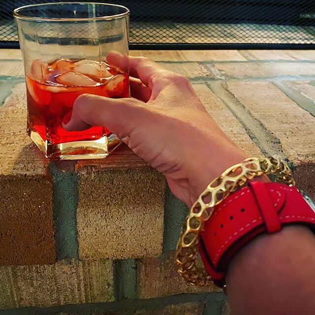 One Step Closer #vitaeascendere 
#quarantine #finejewelry #styleinspo #campari #goldbangles #madeinnyc #stayhealthy #atelier_d_emotion #nyc  #sohovillage