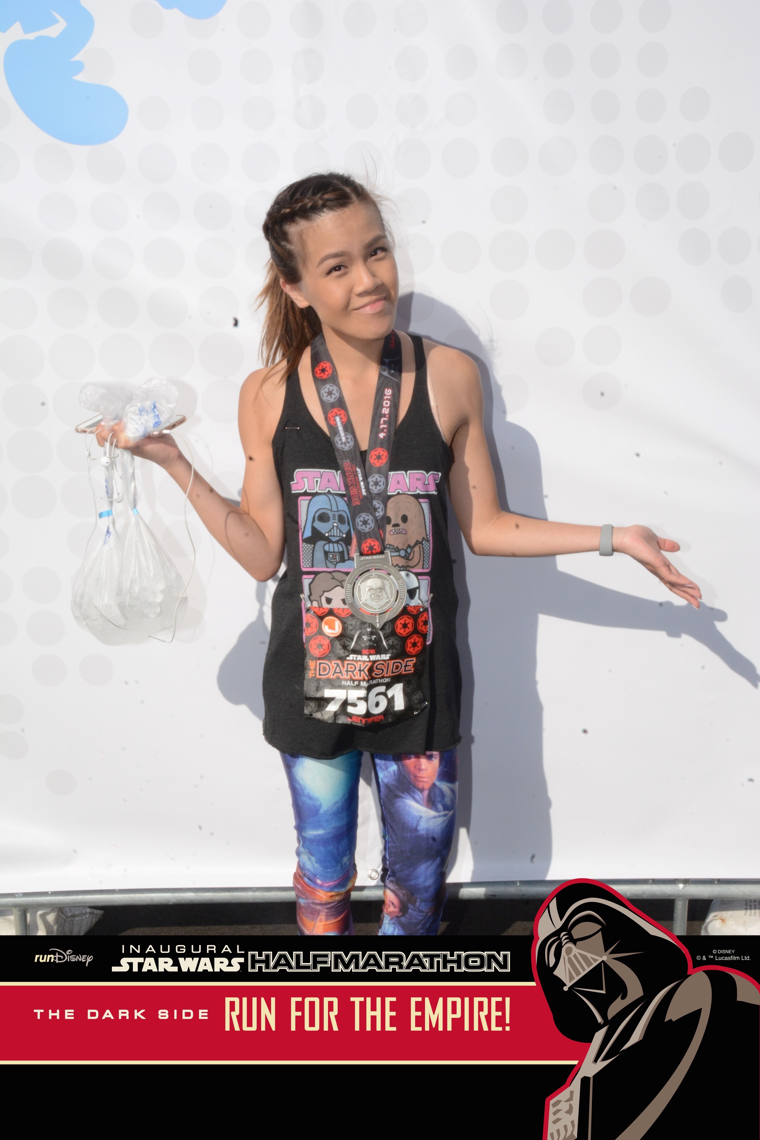 WDWRUNDISNEY_WDWMARASPCHALFMEDALBACKDROP1_383157819938.jpg