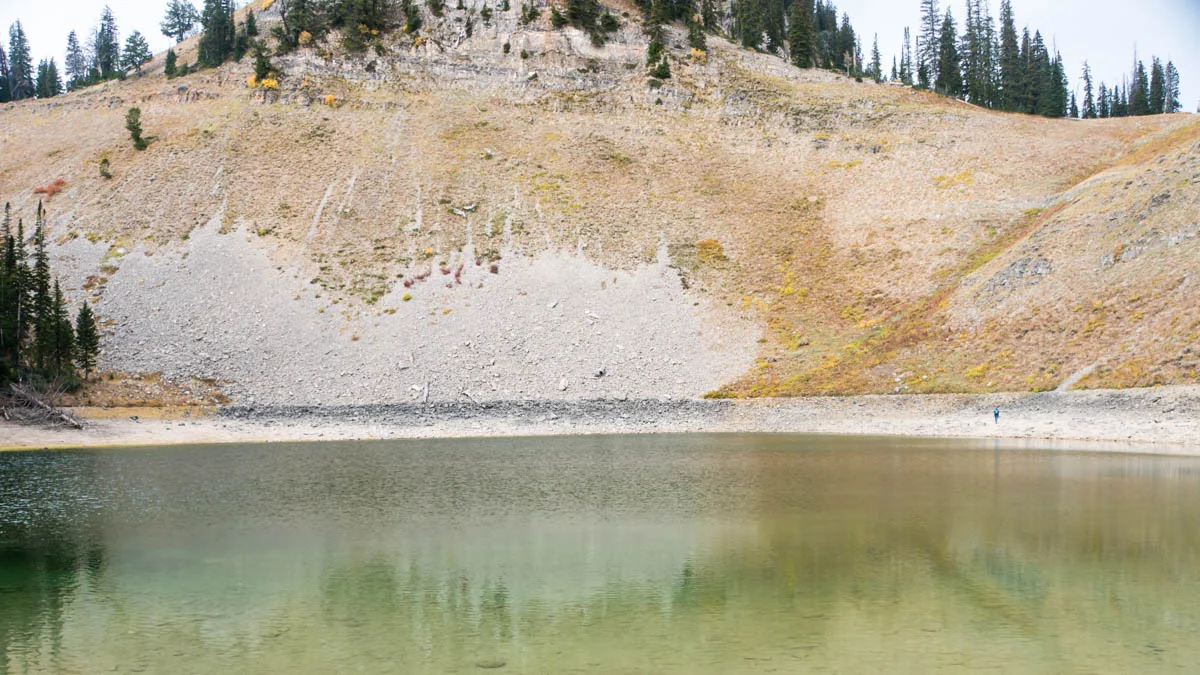 Try as I might, I couldn't fit the whole lake into the scope of my 210mm lens. That little blue speck on the shore on the right? That's Chris. It's that big.