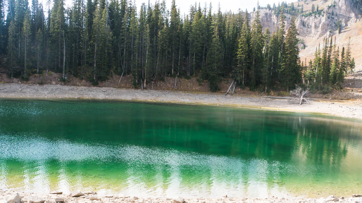from a technical point of view, not one of my best photos. The lake was more blue than green. Still, amazing to look at.