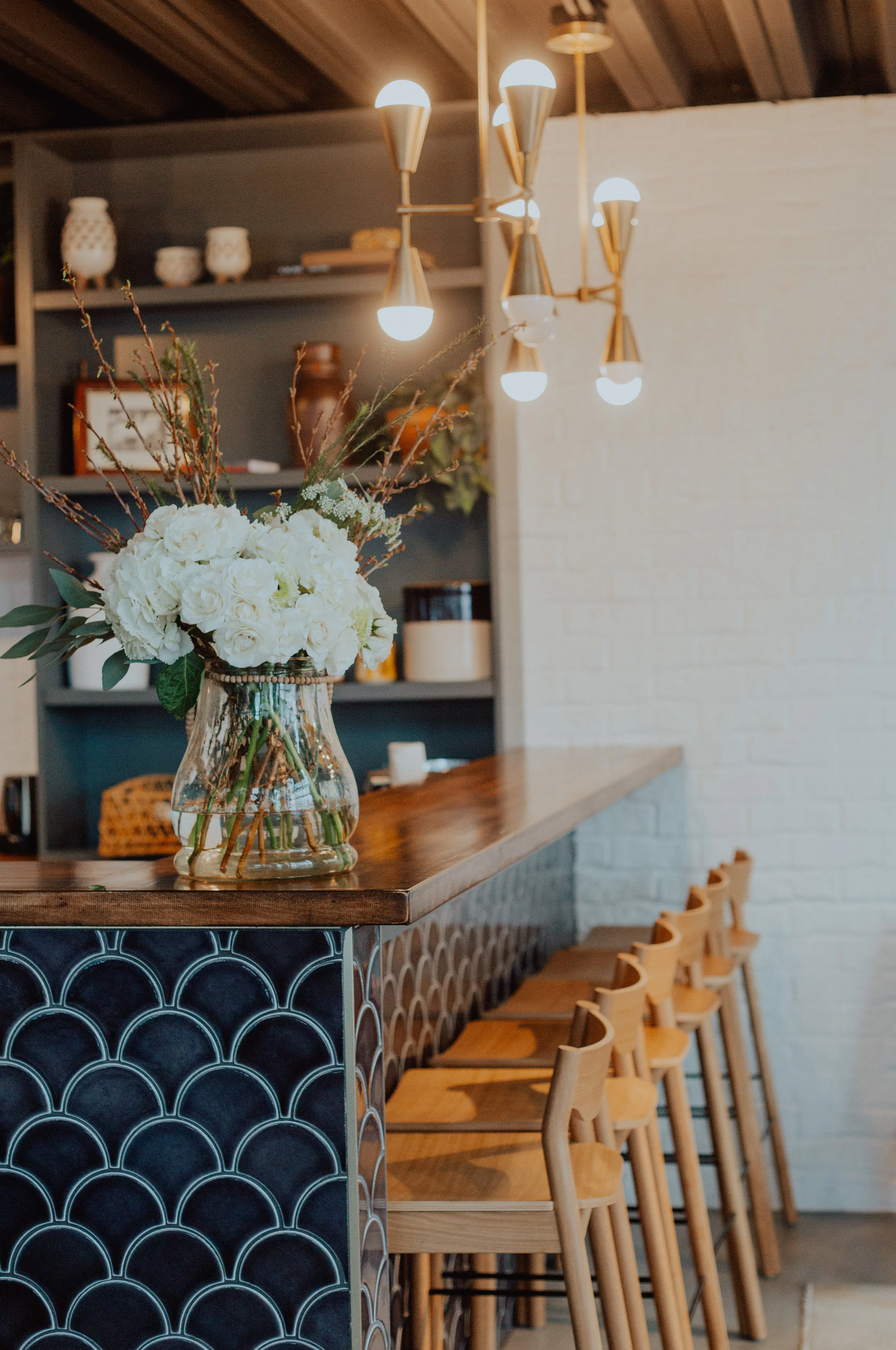 Medium Hospitality Arrangement