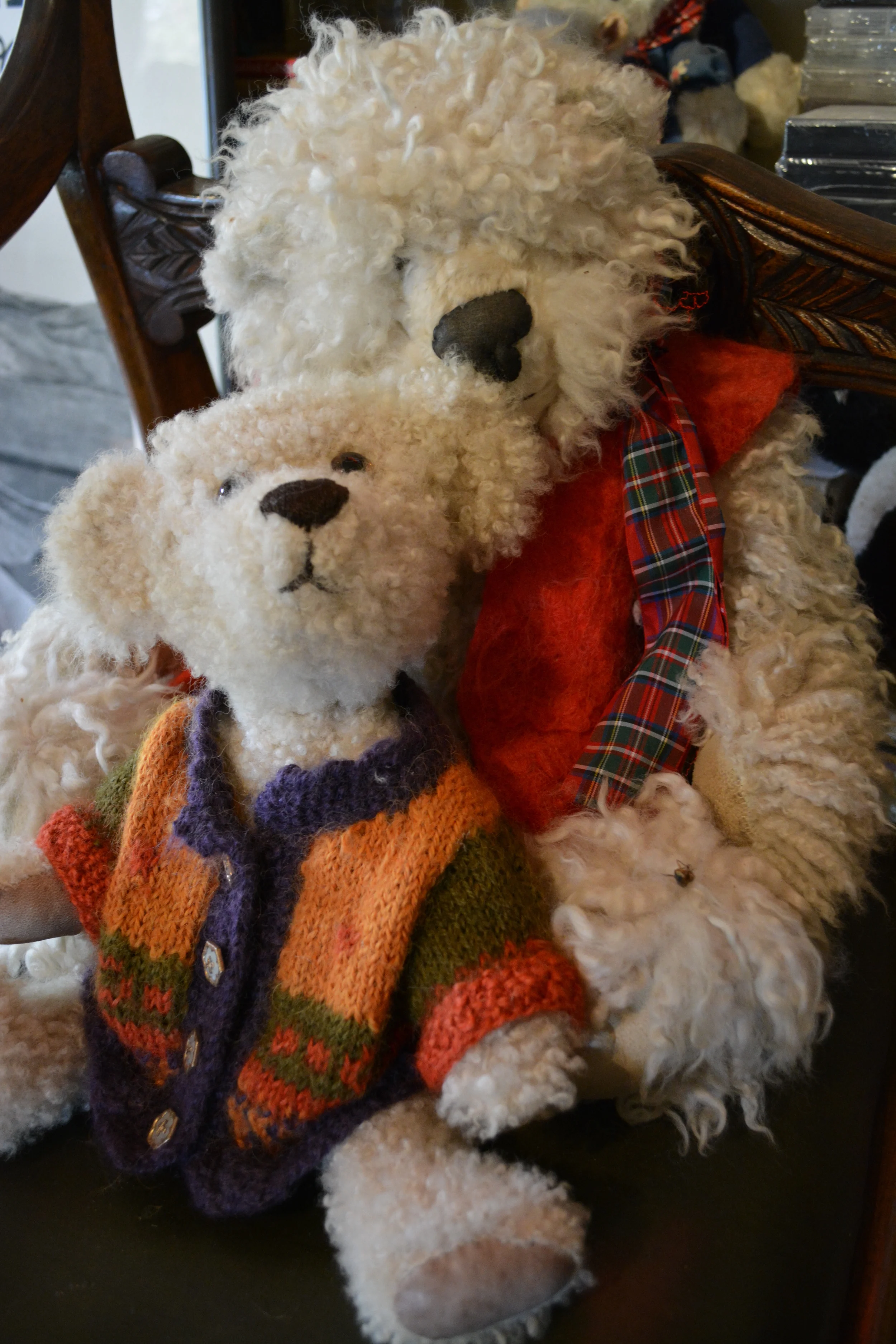 English Leicester teddy bears