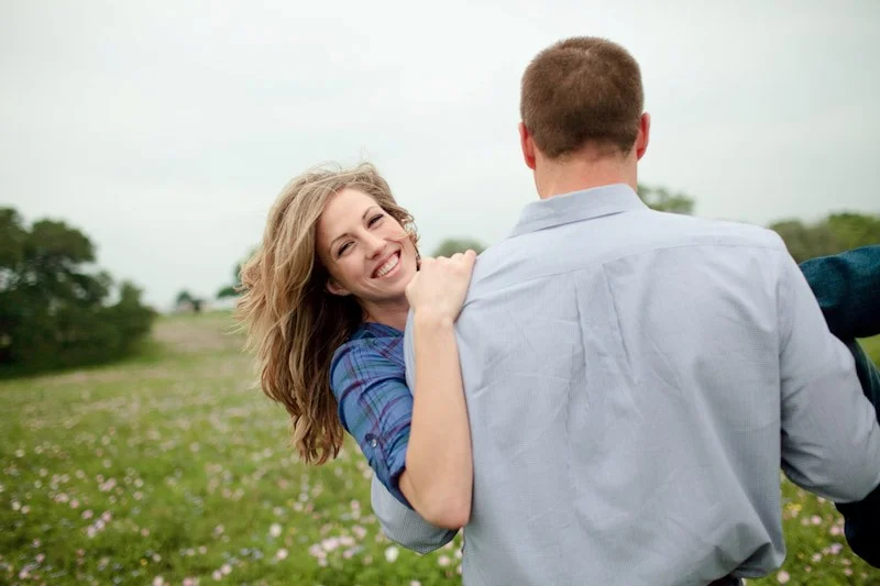 guy-carrying-girl
