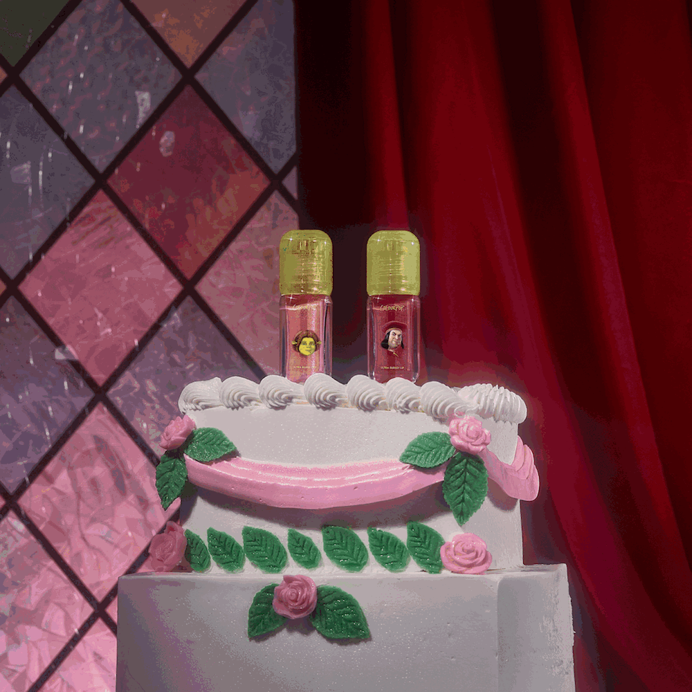 Shrek-SocialTease-UltraGlossyLip-Ogress-ShortLord-Cake-GIF_0728.gif