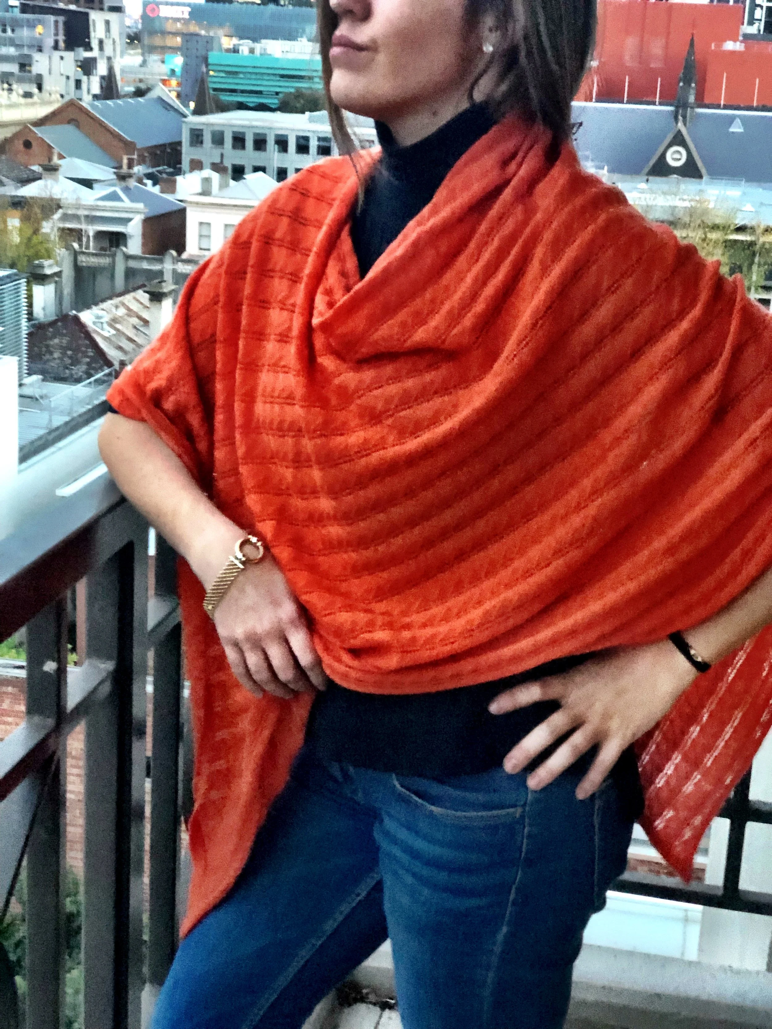 SG962 PONCHO KNIT ONE SIZE 