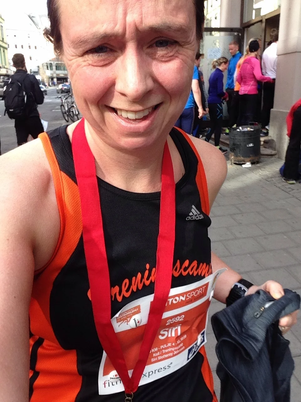 Singlet og shorts er alltid varmt nok i slutten av april i Oslo. Uansett vær. Ferdig snakka
