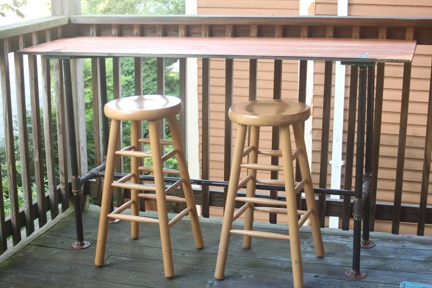 barn door porch table.jpg