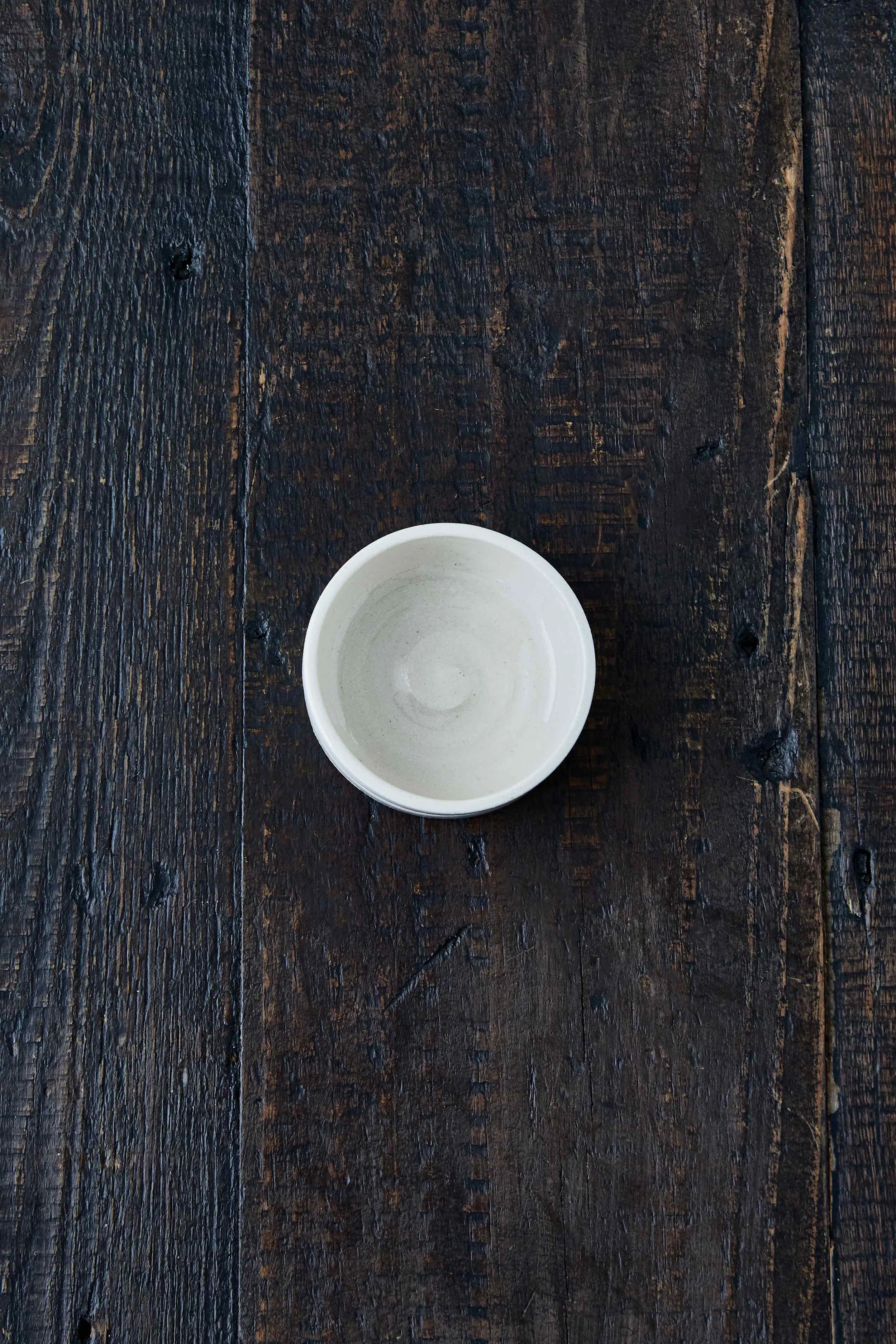 Ceramic pin pot