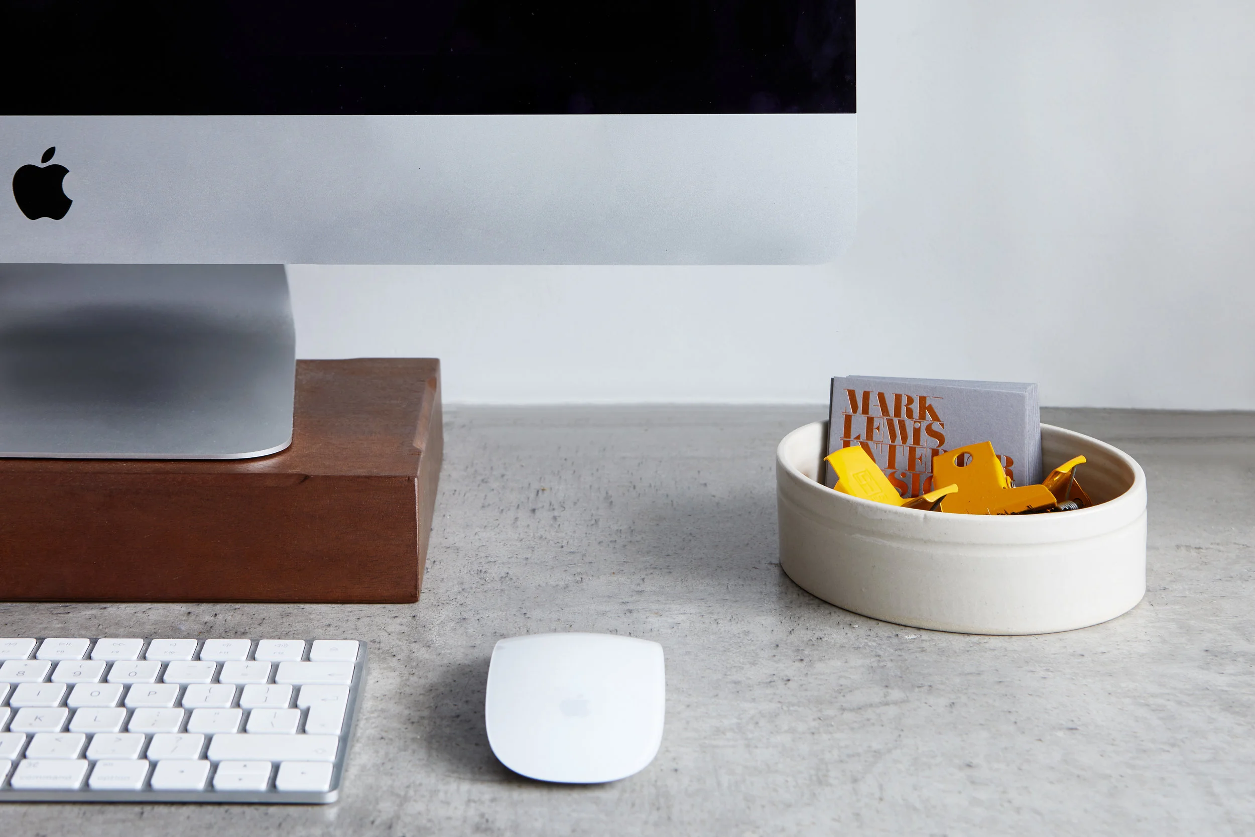 Desk tidy stoneware pot in office