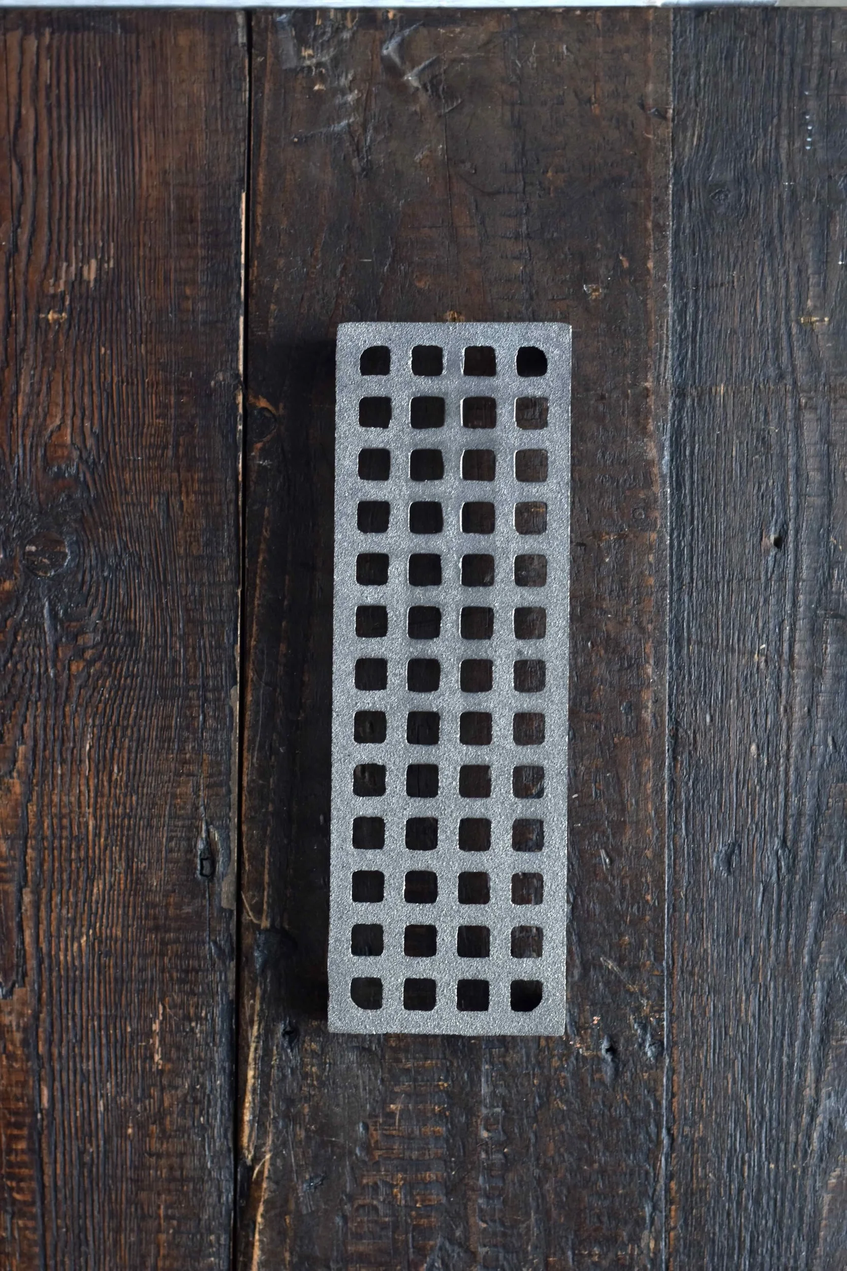Small cast iron air brick