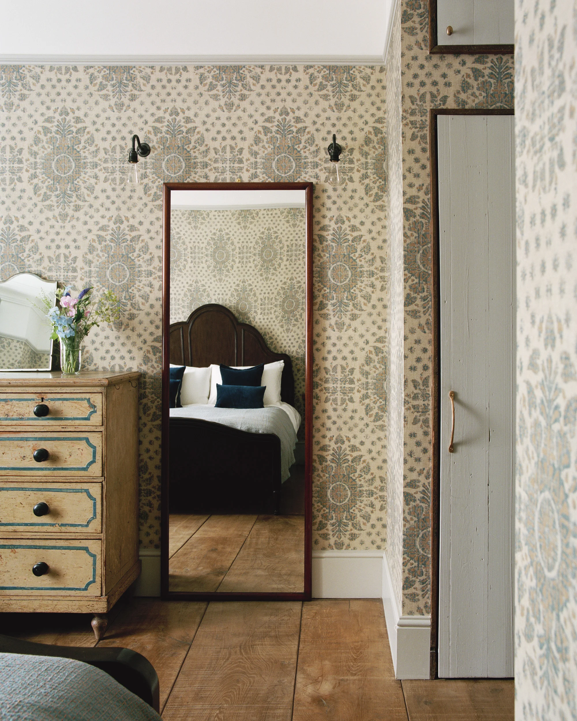 designer bedroom cupboard handle
