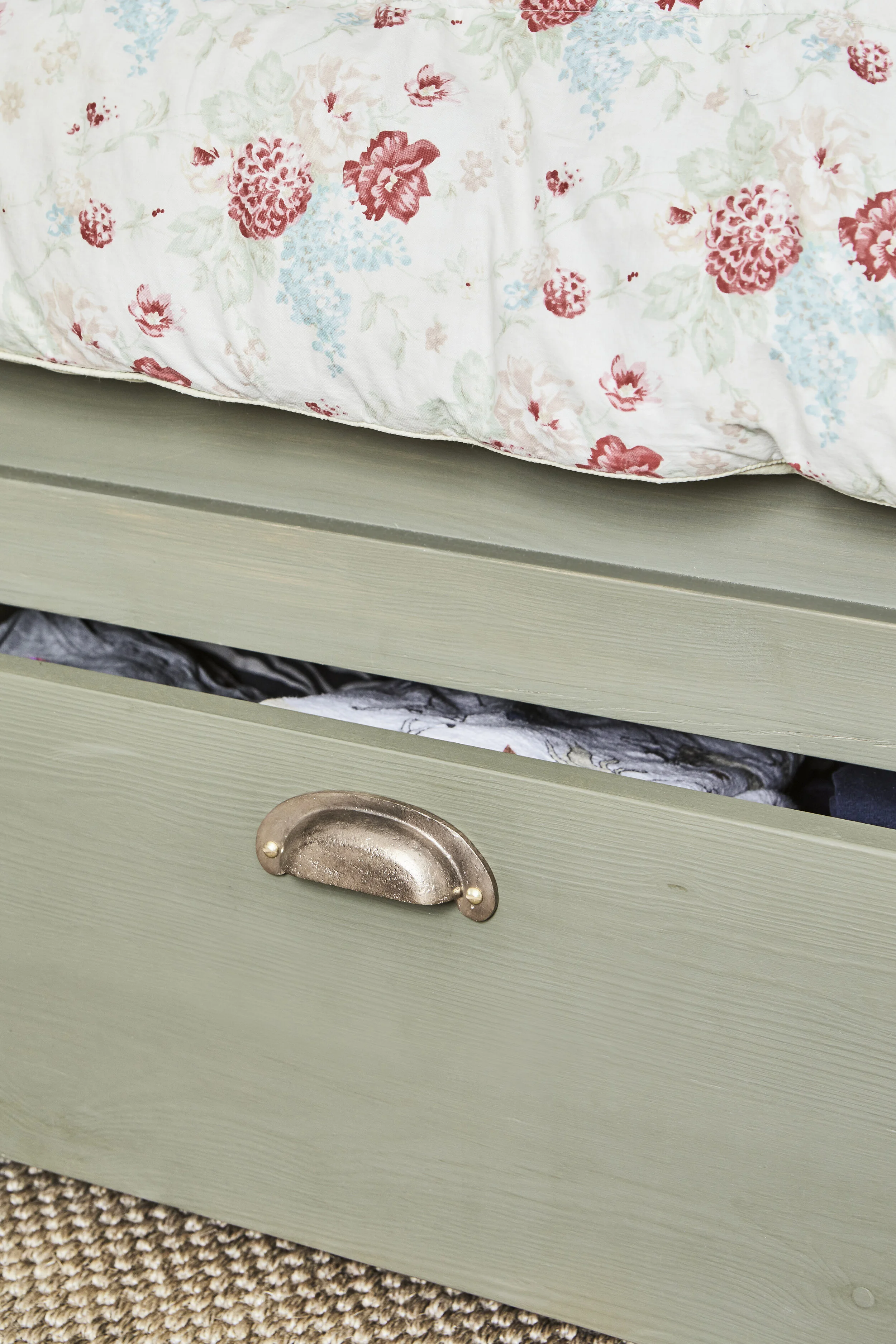 metal drawer handle for bedroom storage