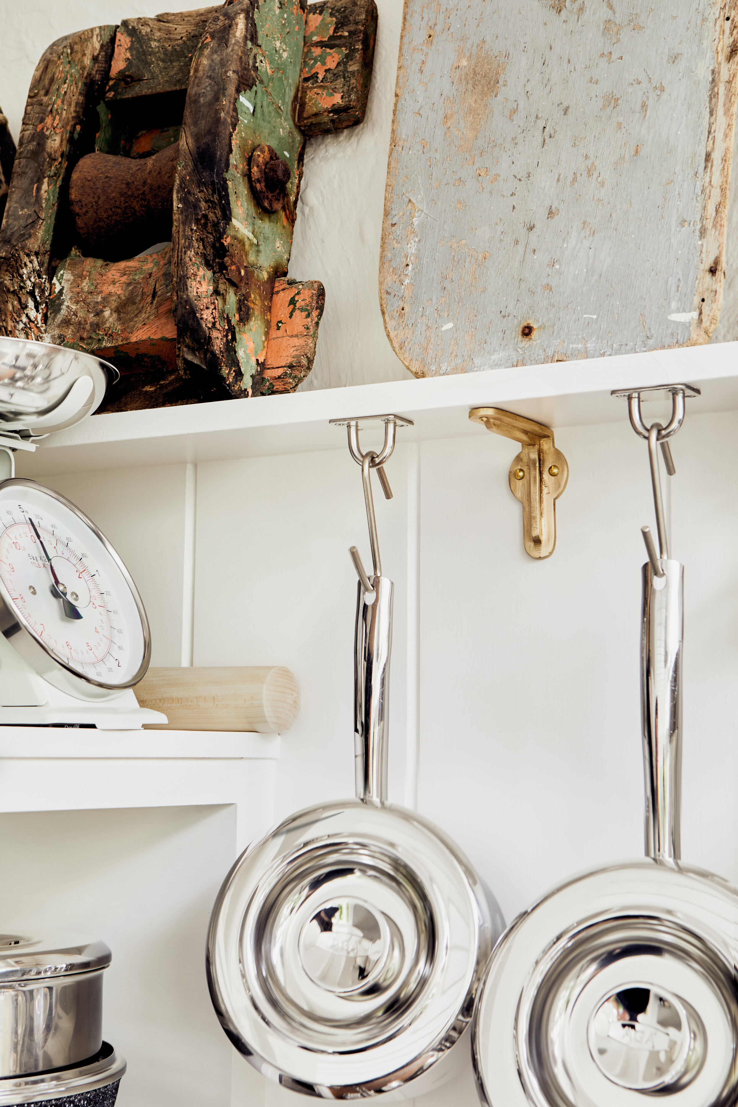extra small cast bronze shelf bracket