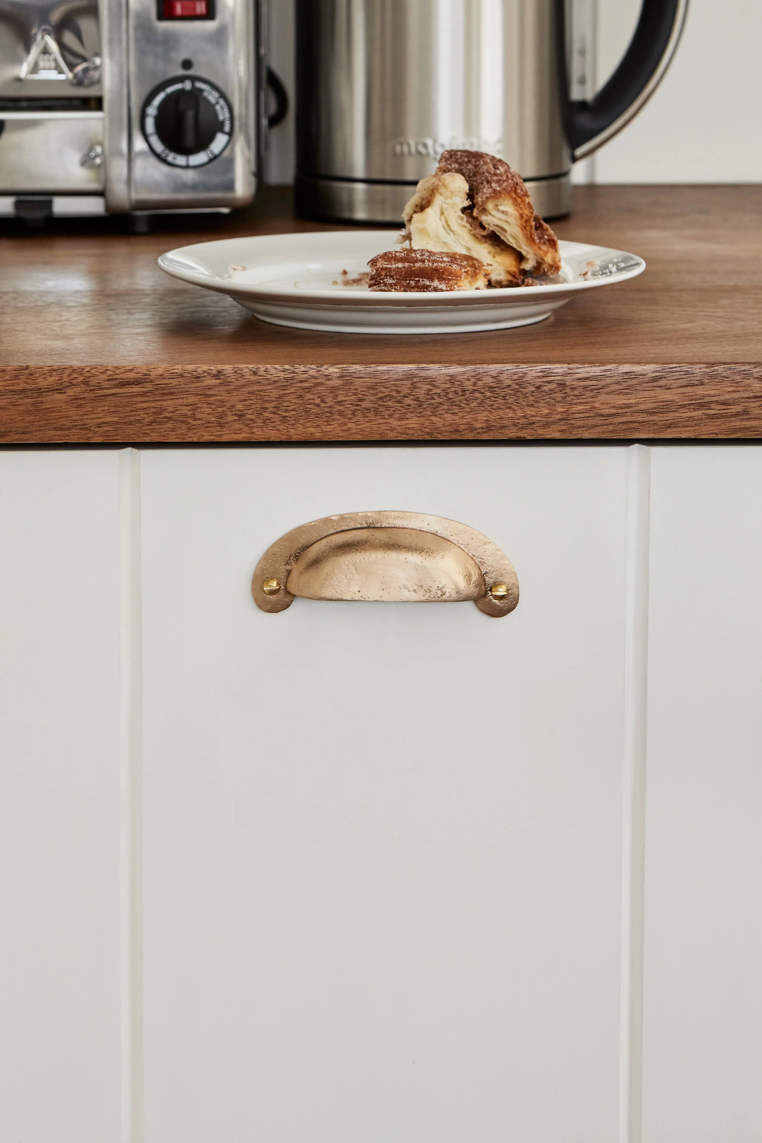 Bronze kitchen cup handle for drawers