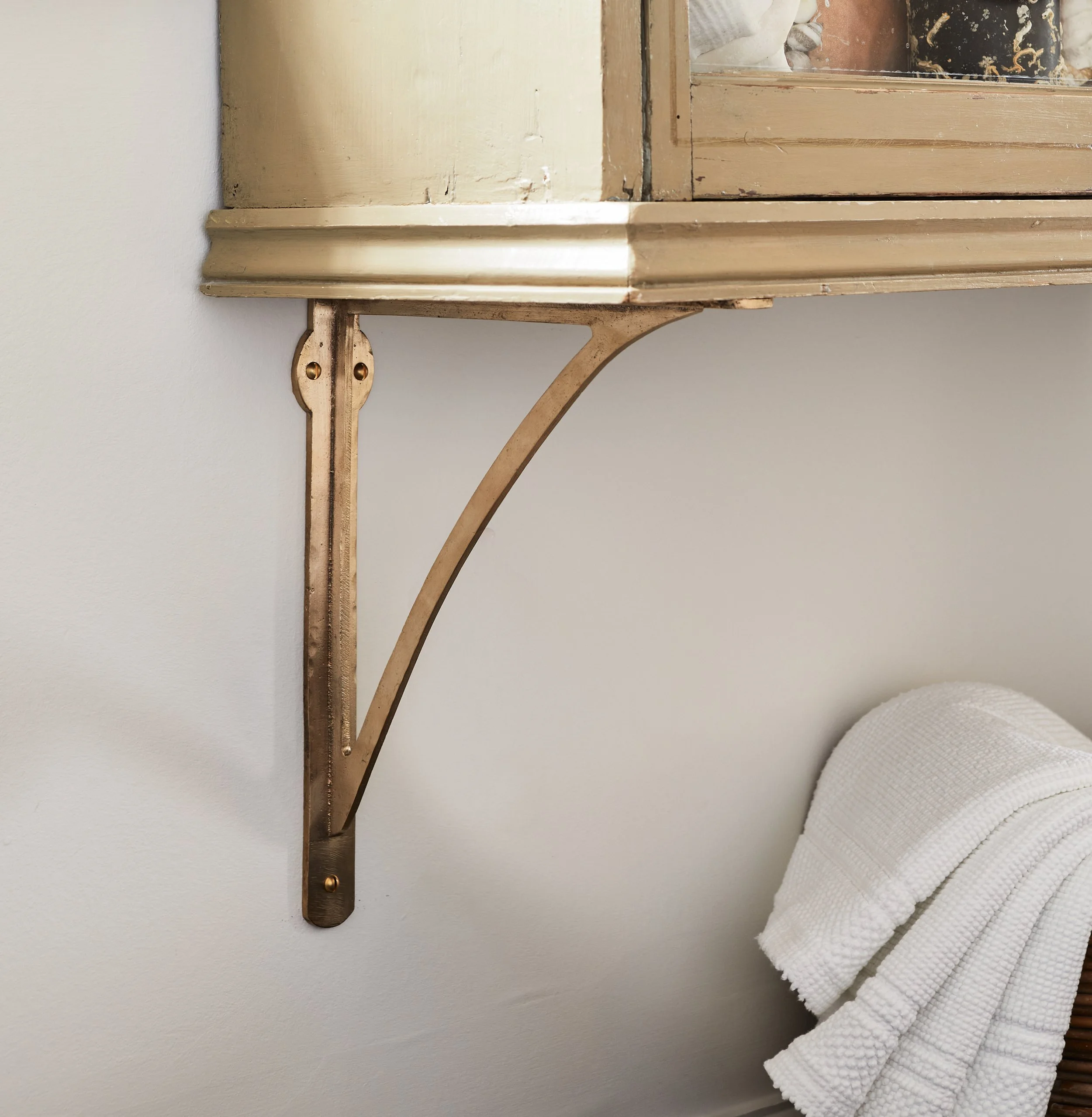 Bronze pantry shelf bracket