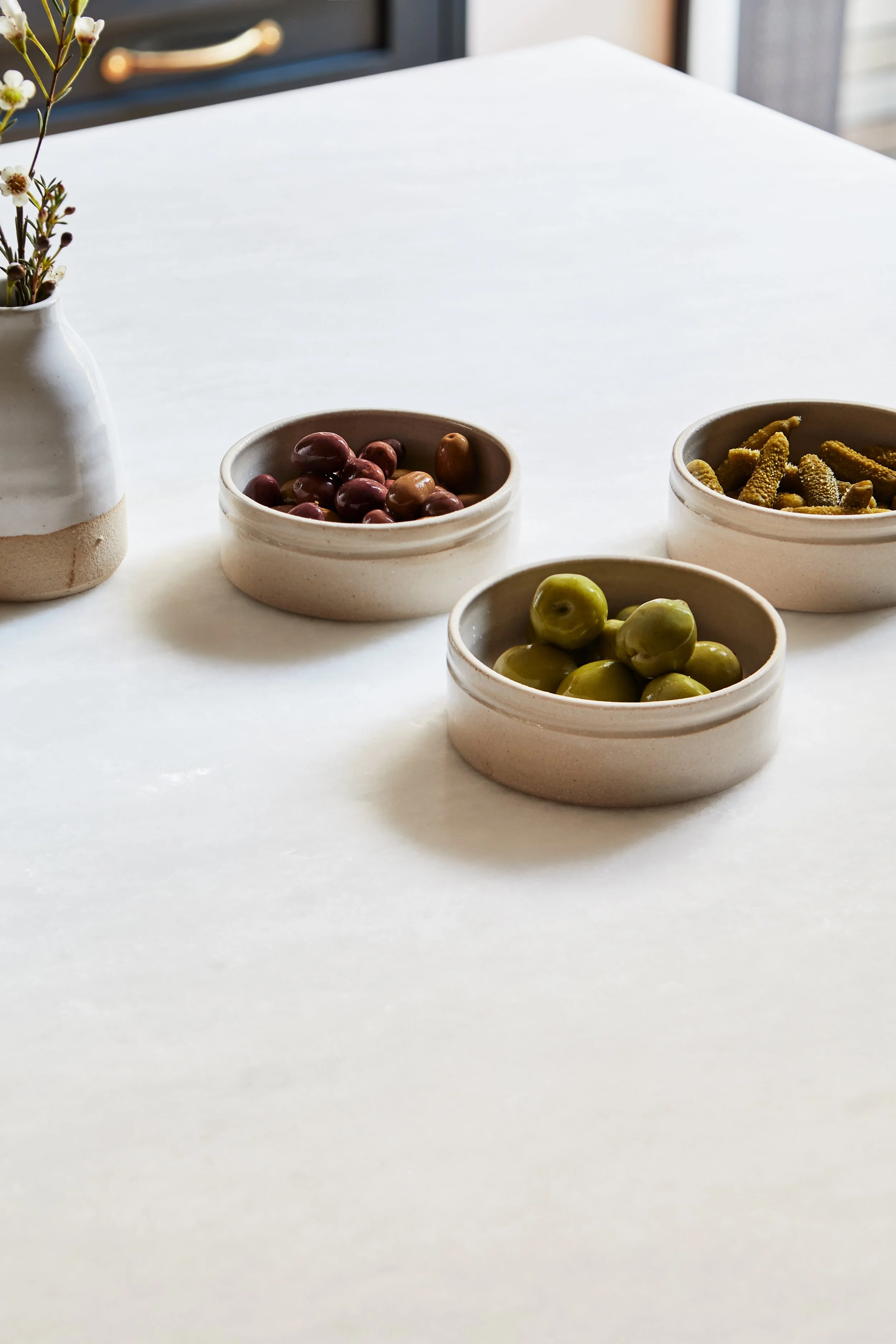 Ceramic olive serving pot