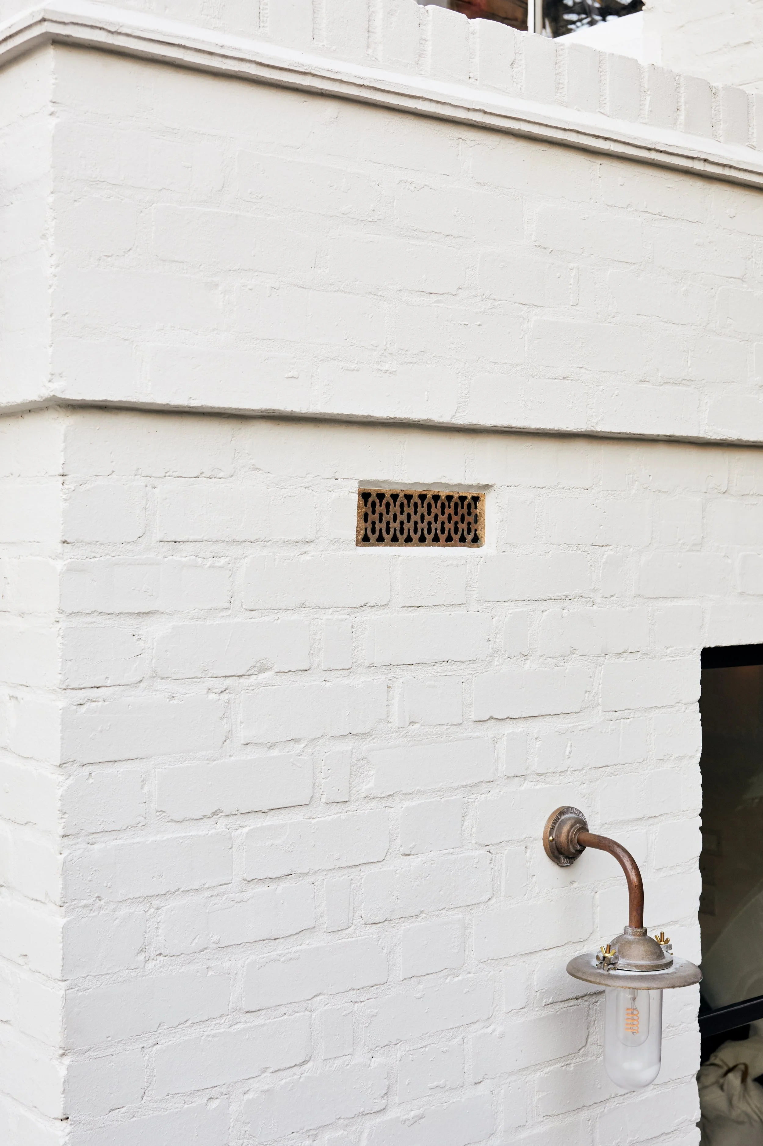 Single-Air-brick-Cast-Bronze.jpg