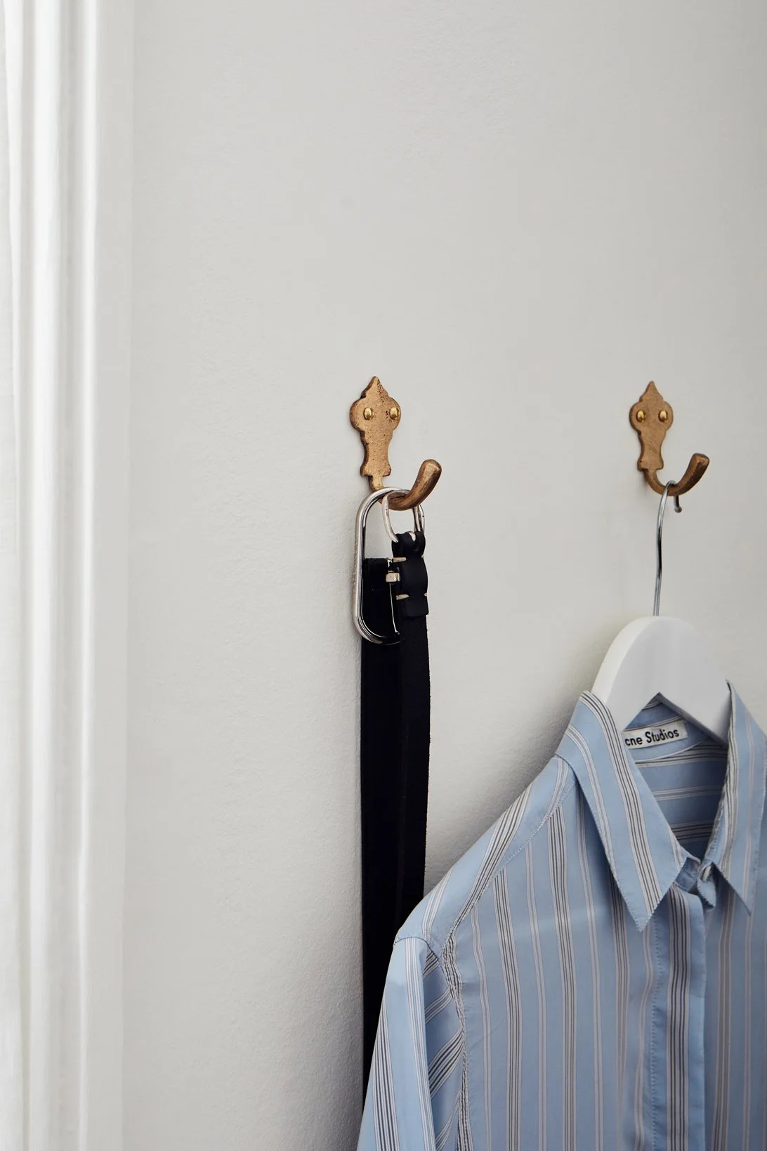 crested-wall-hook-cast-bronze-sandcast-wall-hardware.jpg