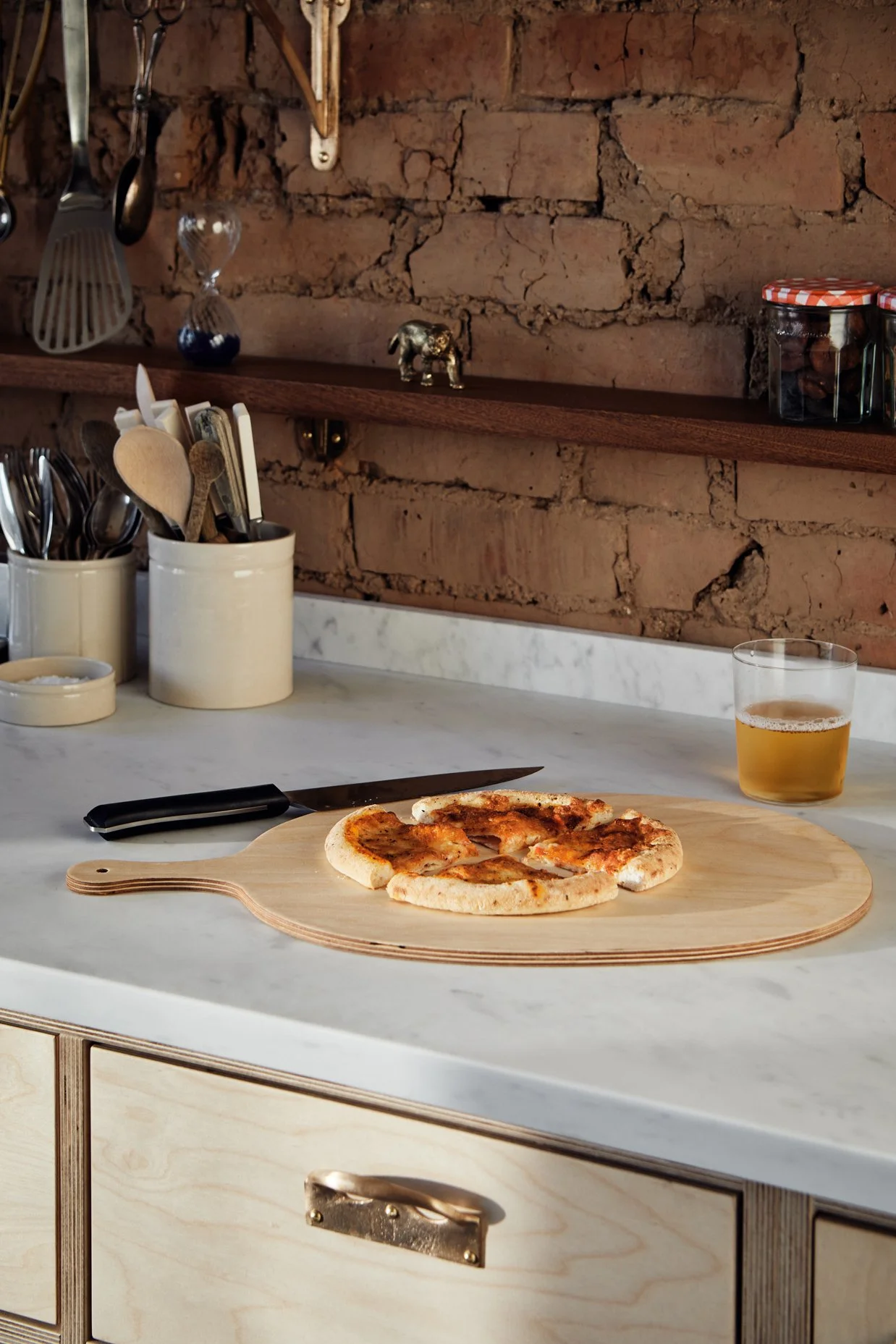 pizza-board-birch-ply-handmade-kitchenware.jpg