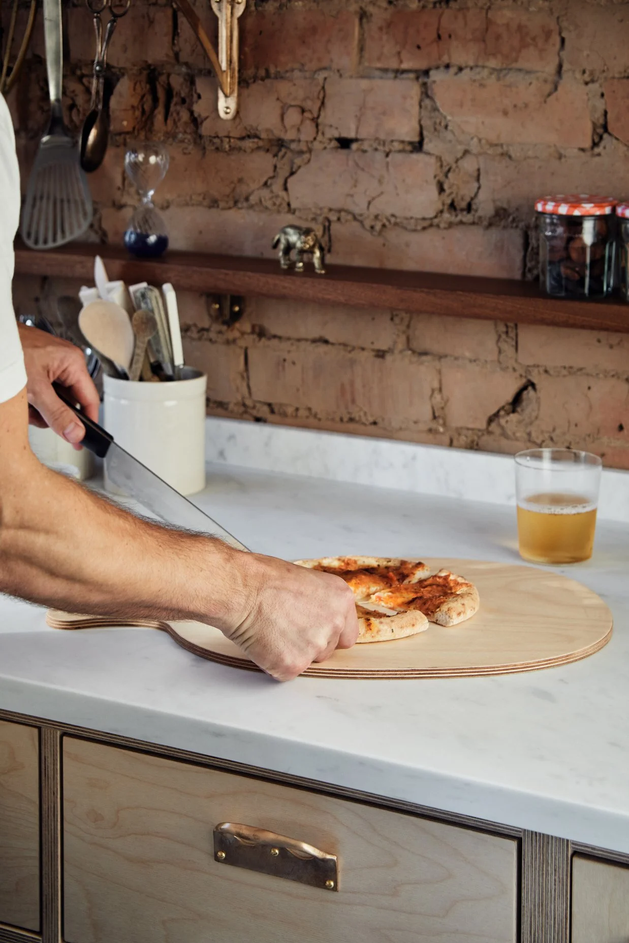 pizza-board-birch-ply-handmade-kitchenware.jpg