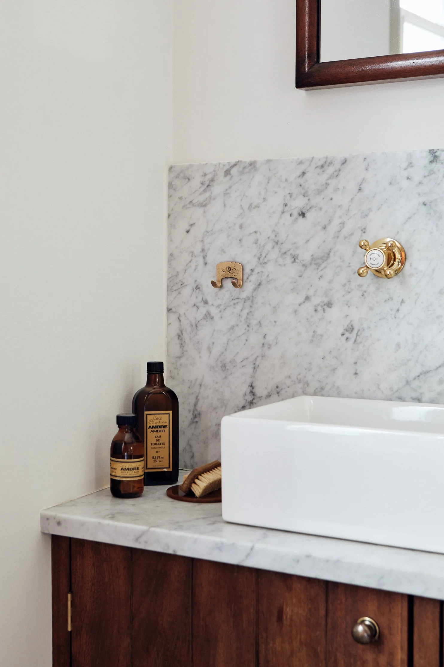 razor-rest-cast-bronze-sandcast-bathroom-hardware.jpg