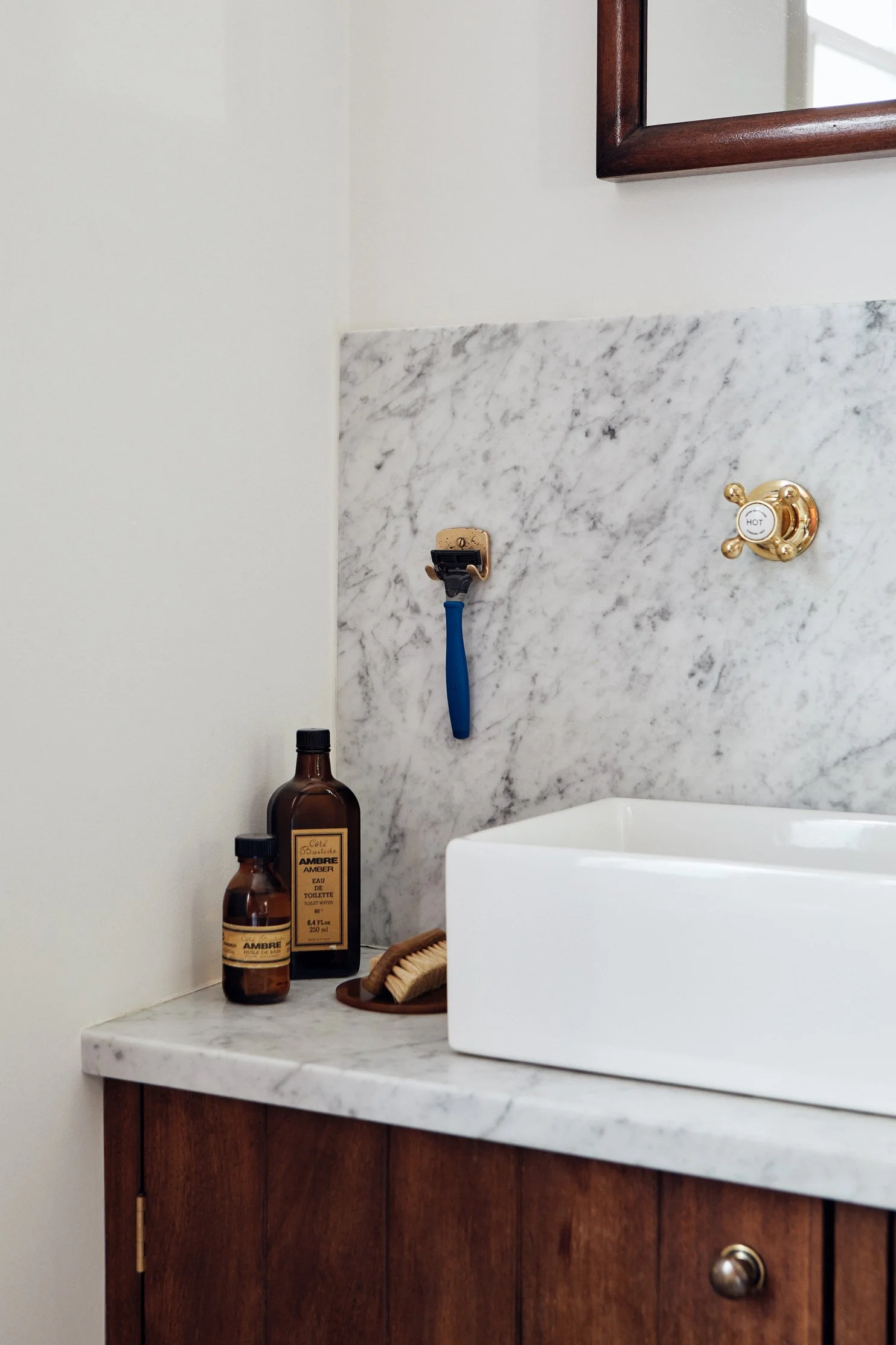 razor-rest-cast-bronze-sandcast-bathroom-hardware.jpg