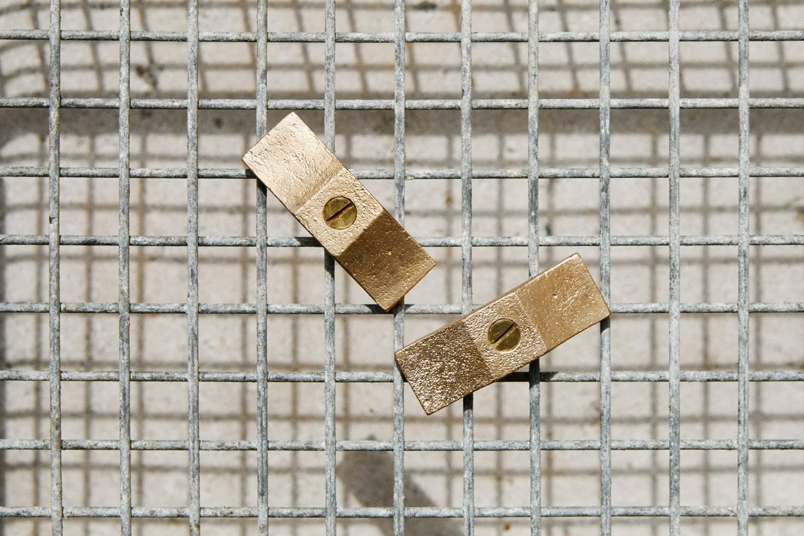 turn-button-catch-cast-bronze-sandcast-hardware.jpg