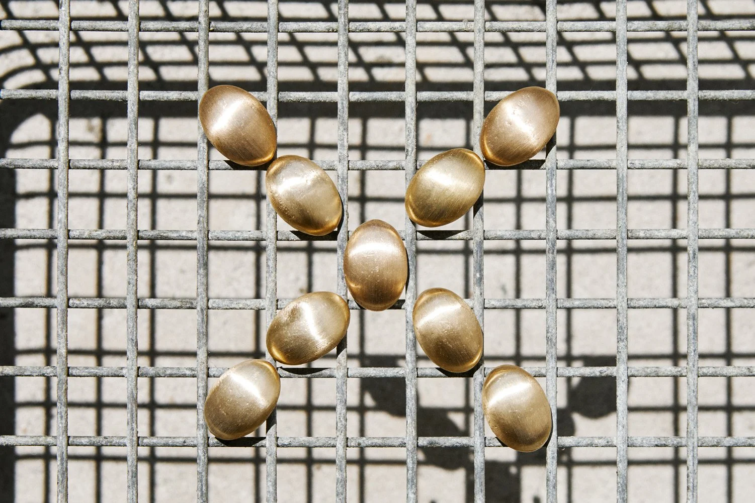 oval-knob-cast-bronze-sandcast-hardware.jpg