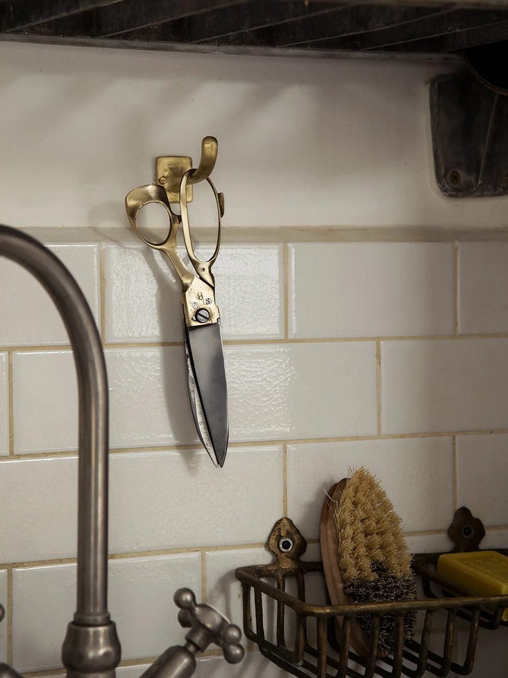 scissor-hook-cast-bronze-sandcast-wall-hardware.jpg