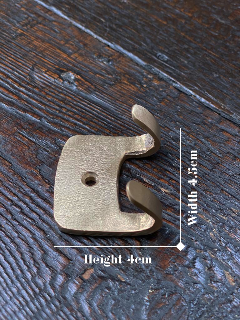 razor-rest-sandcast-bronze-bathroom-hardware.jpg