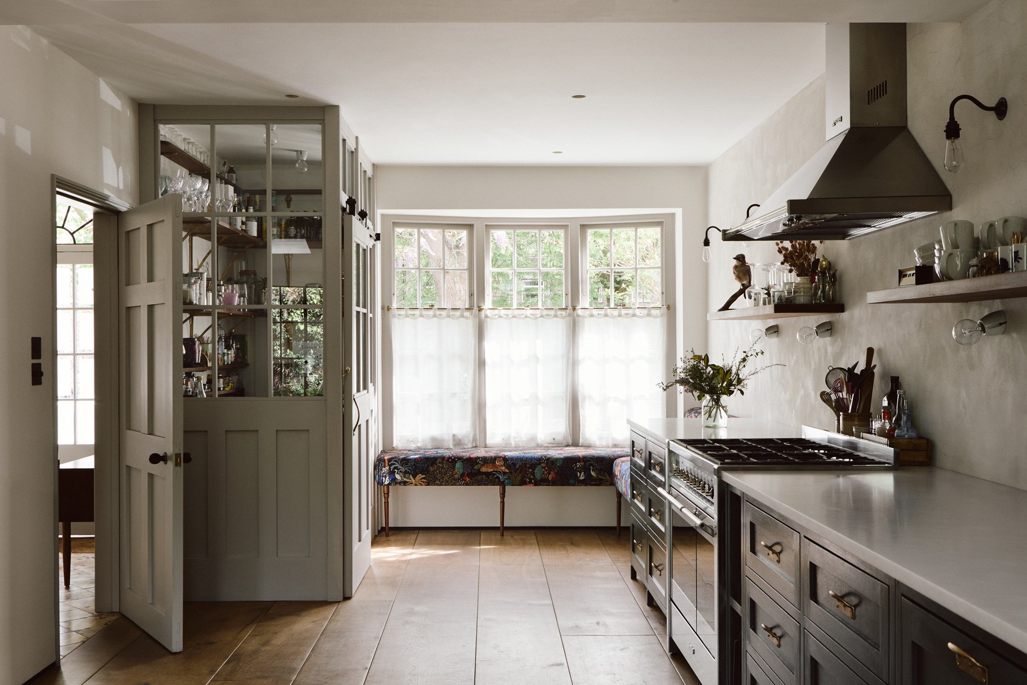 kitchen-shelf-sapele-hardwood-44mm-wide-shot-along-shelf-mark-lewis.jpg