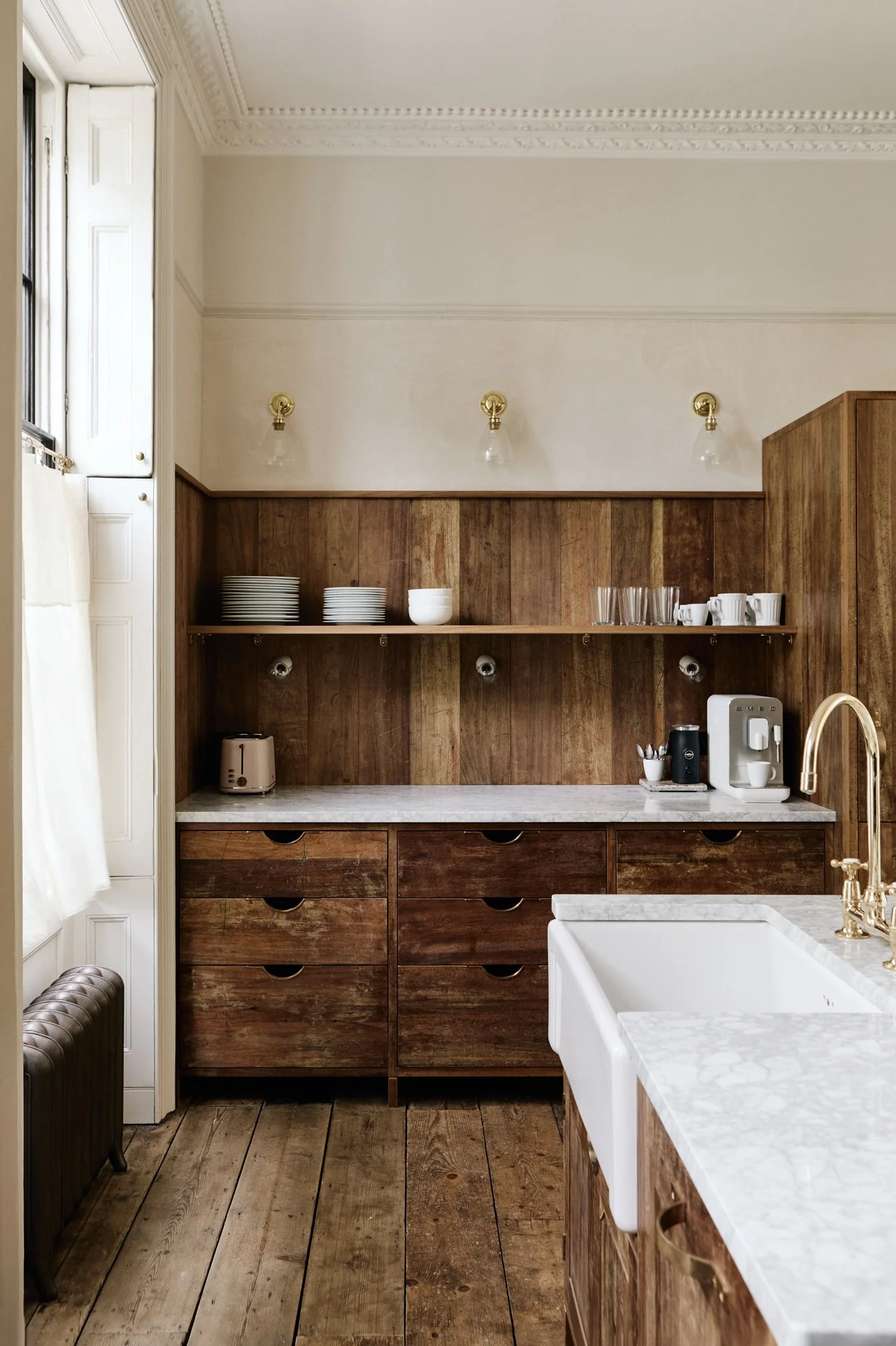 kitchen-shelf-sapele-hardwood-25mm-wide-shot-mark-lewis.jpg