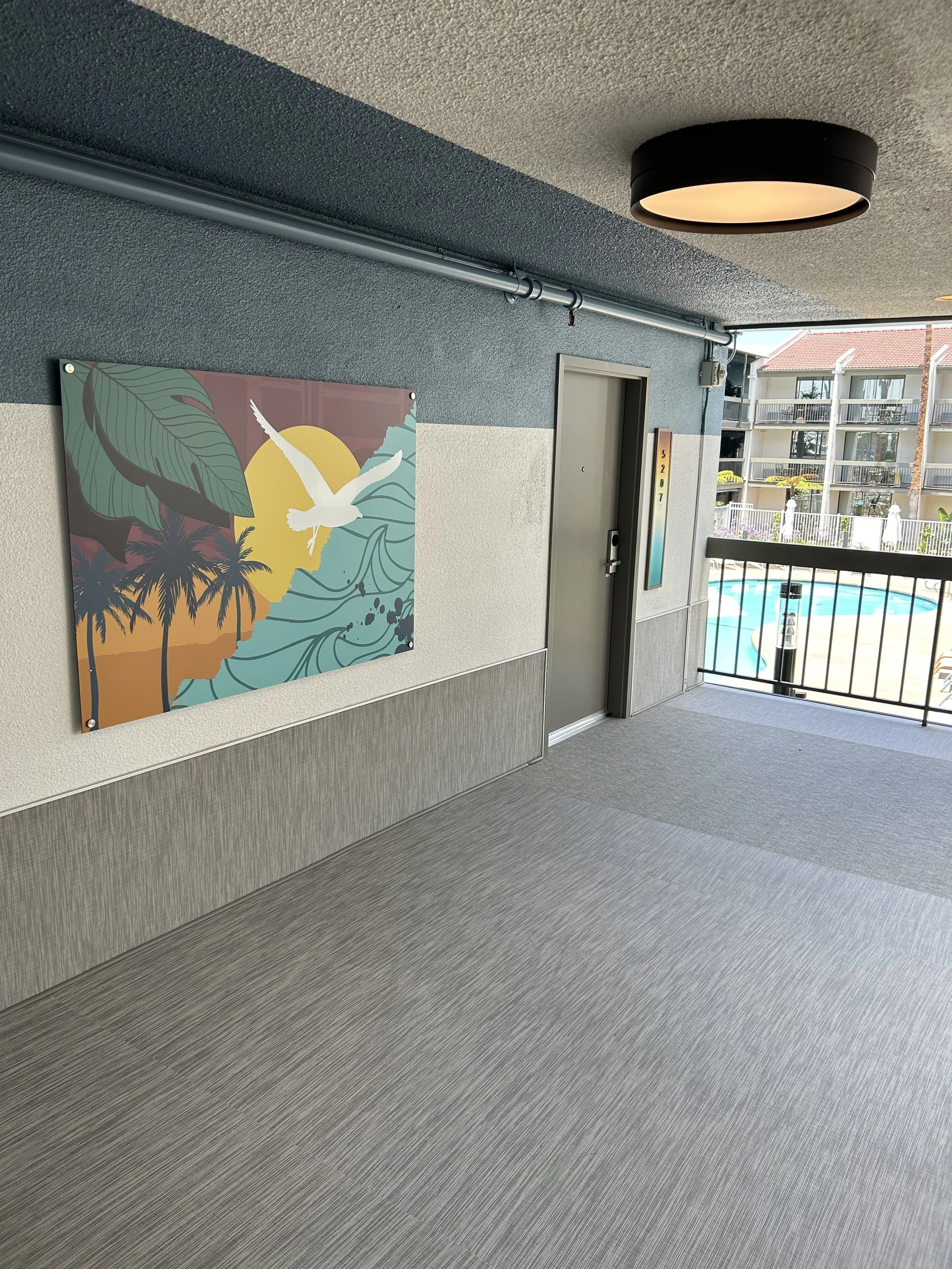 SHERATON-SEAGULL-HALLWAY.jpg