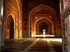 240px-Taj_Mahal_Mosque_Interior_Hall.jpg