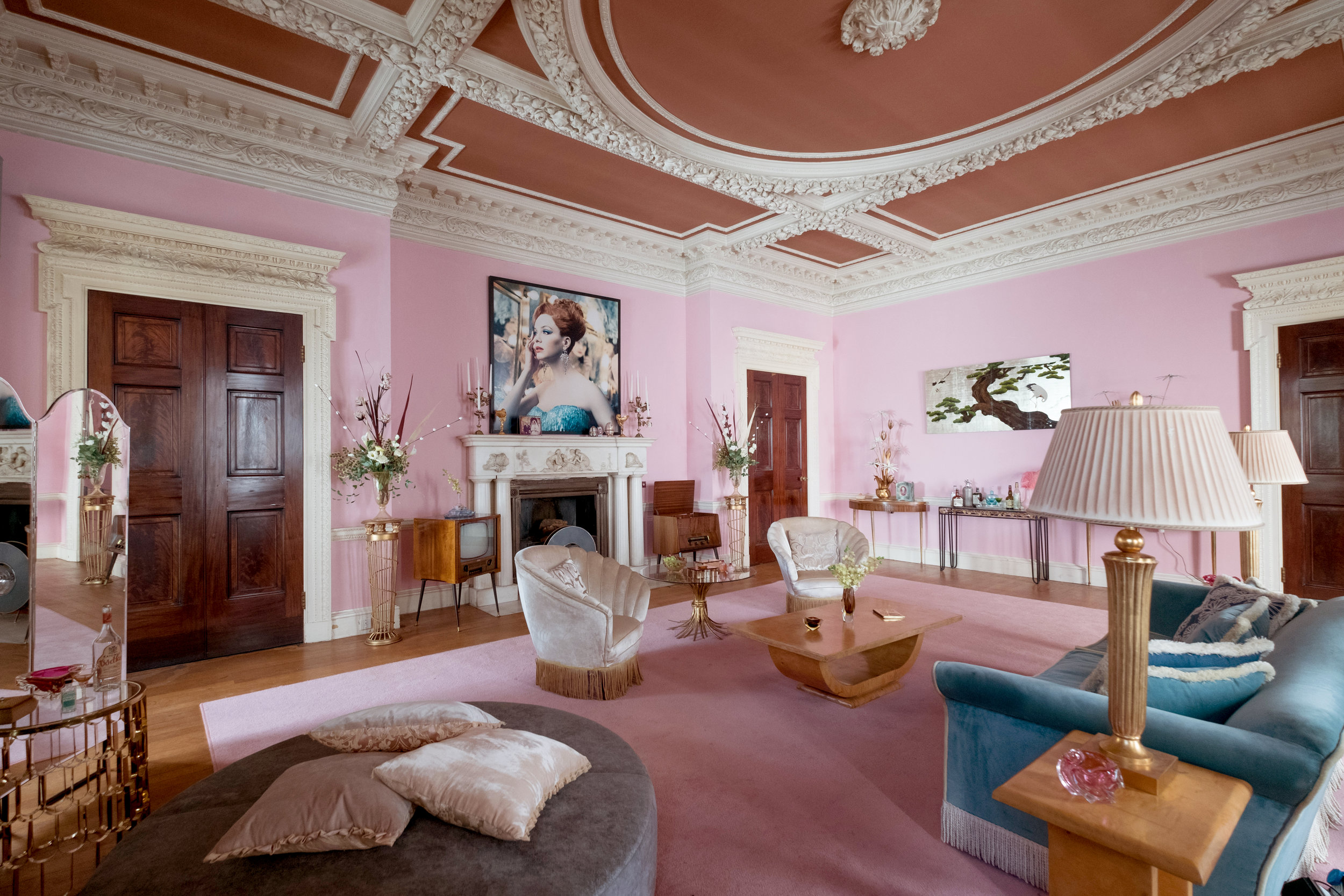 Brenda's Drawing Room set photo.