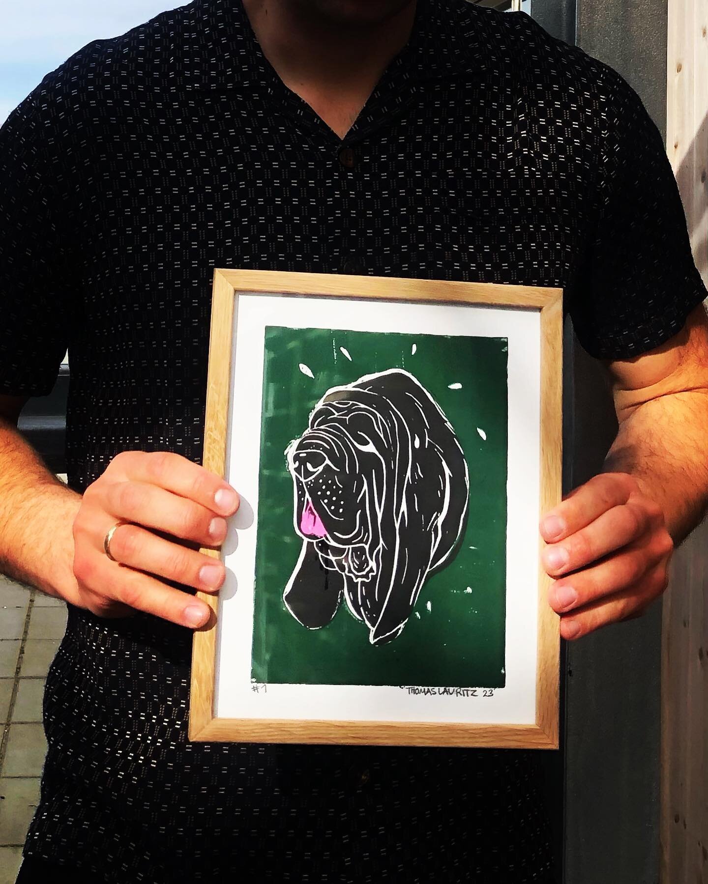 #linocut #linocutprint #bloodhound #blodhund #dogart #dogartwork #doglinocut #flaskegr&oslash;n #danishartist