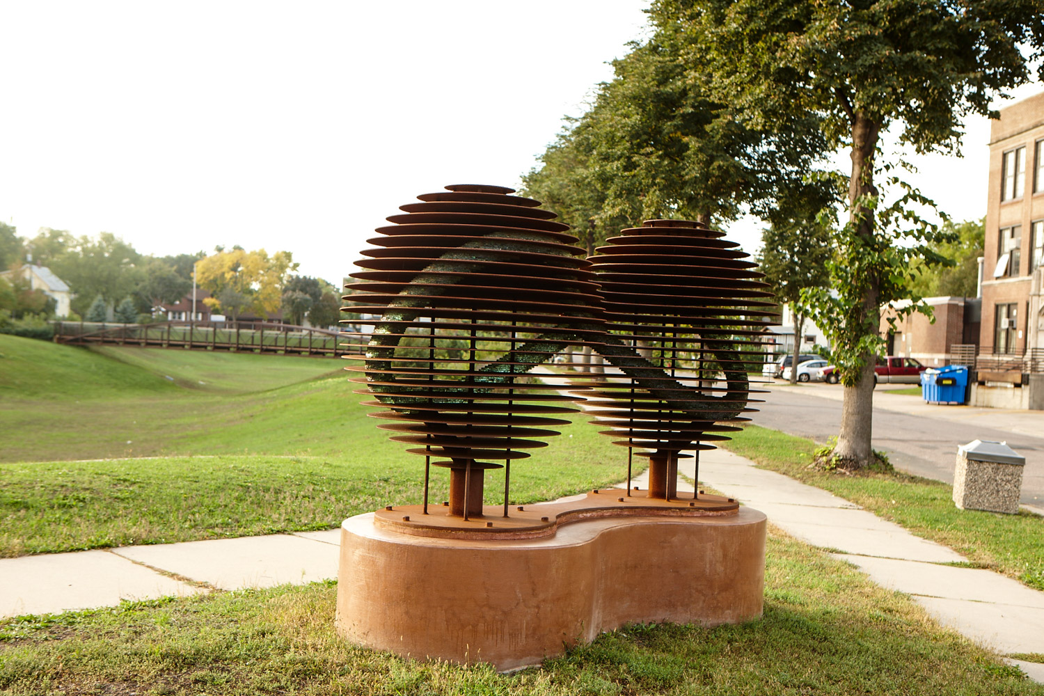 GREEN CAMPUS DOUBLE FLUX, MINNEAPOLIS, MN — JAMES BRENNER SCULPTURE